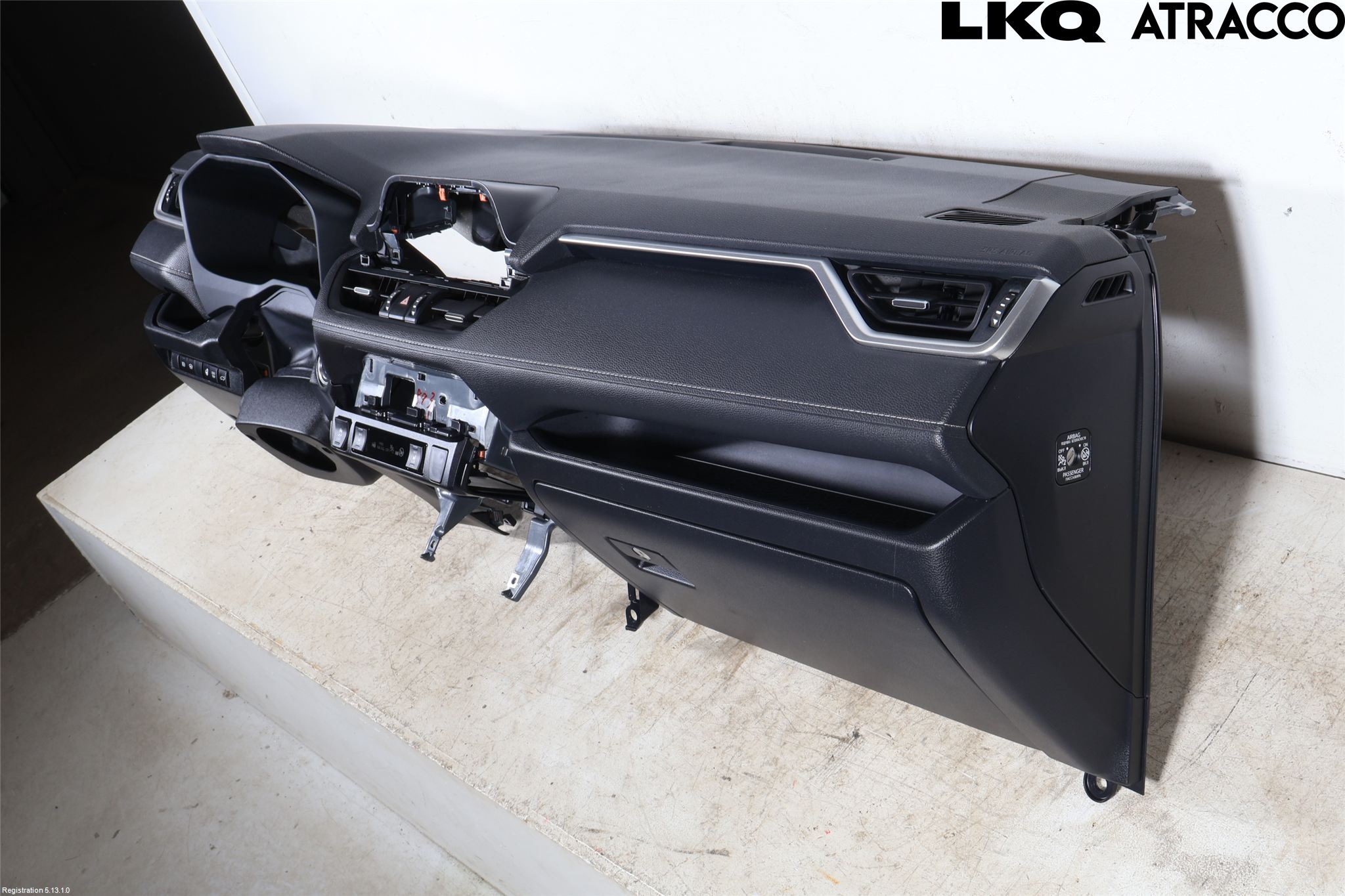 Toyota RAV4 19- Instrumentbräda