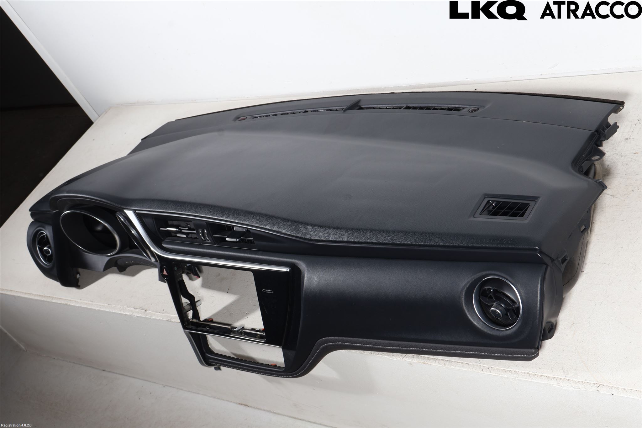 Toyota AURIS 13-19 Instrumentbräda