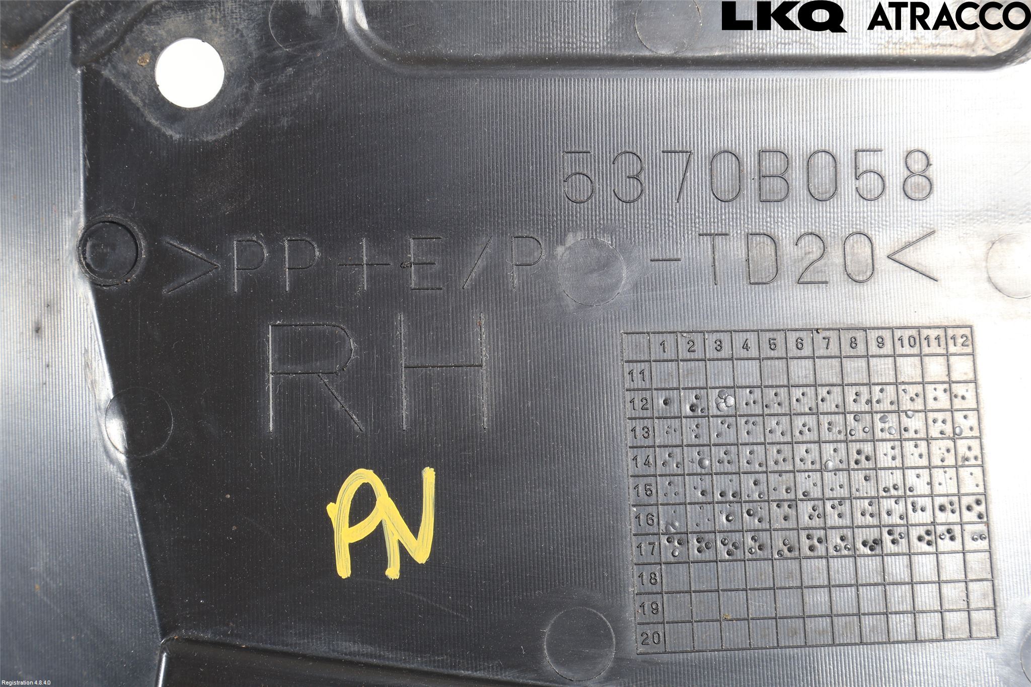 Mitsubishi OUTLANDER 13-21 Hasplåt Plåt-Plast