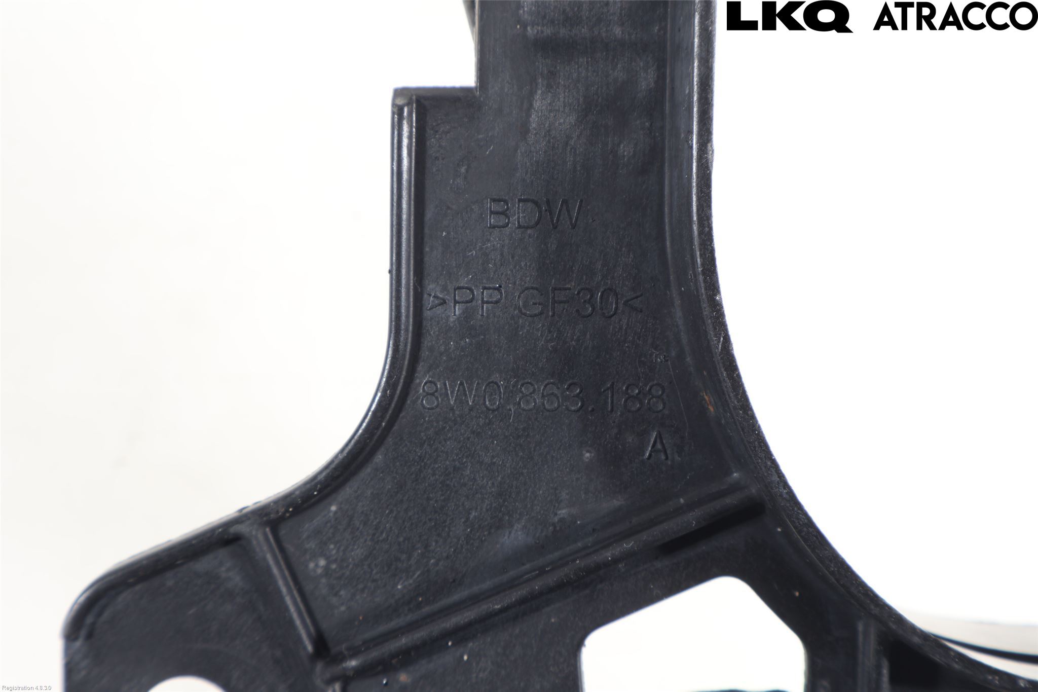 Audi A4/S4 B9 16-19 Hasplåt Plåt-Plast