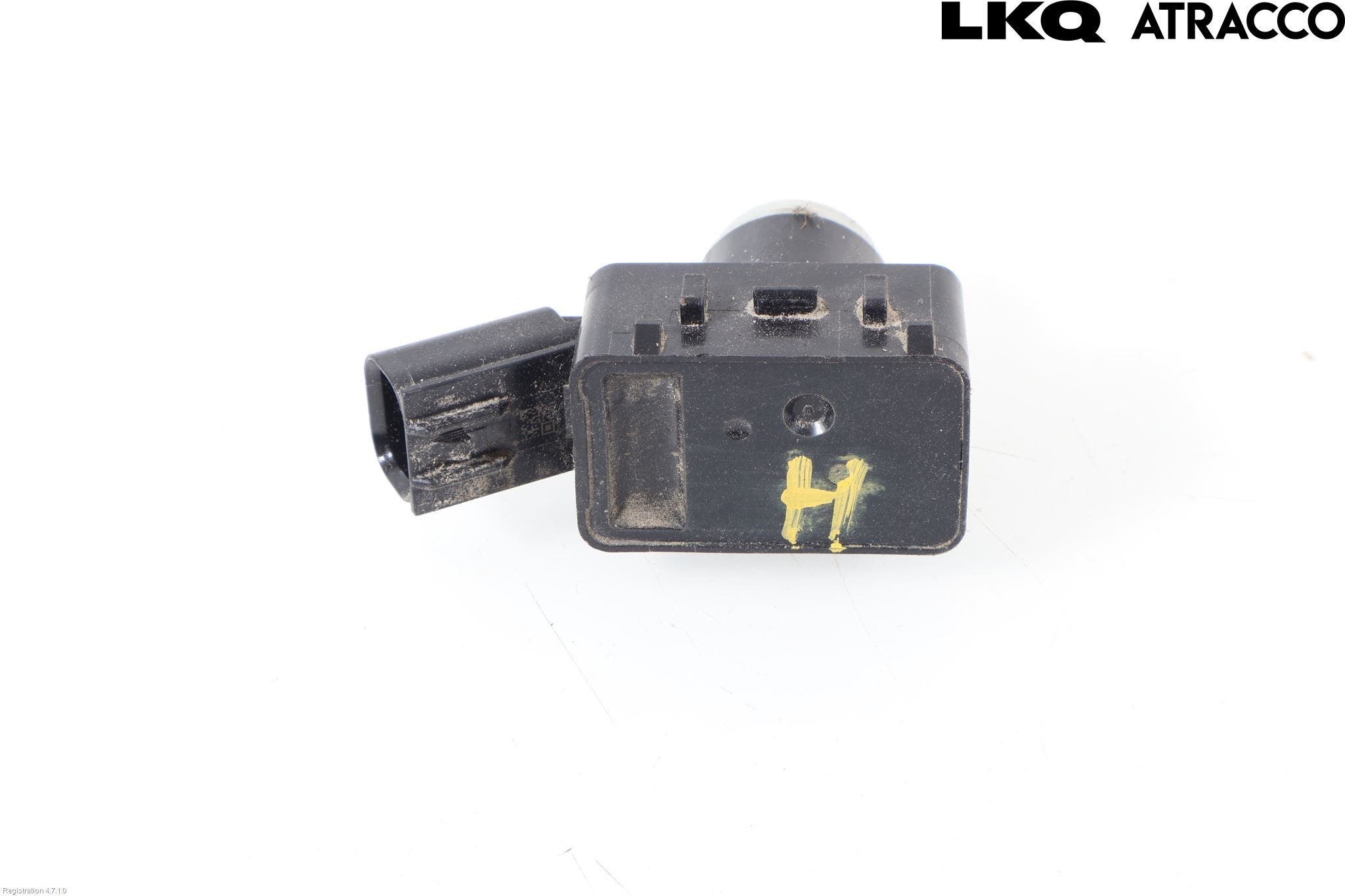 Toyota YARIS CROSS XP21 21- Parkeringshjälp Backsensor