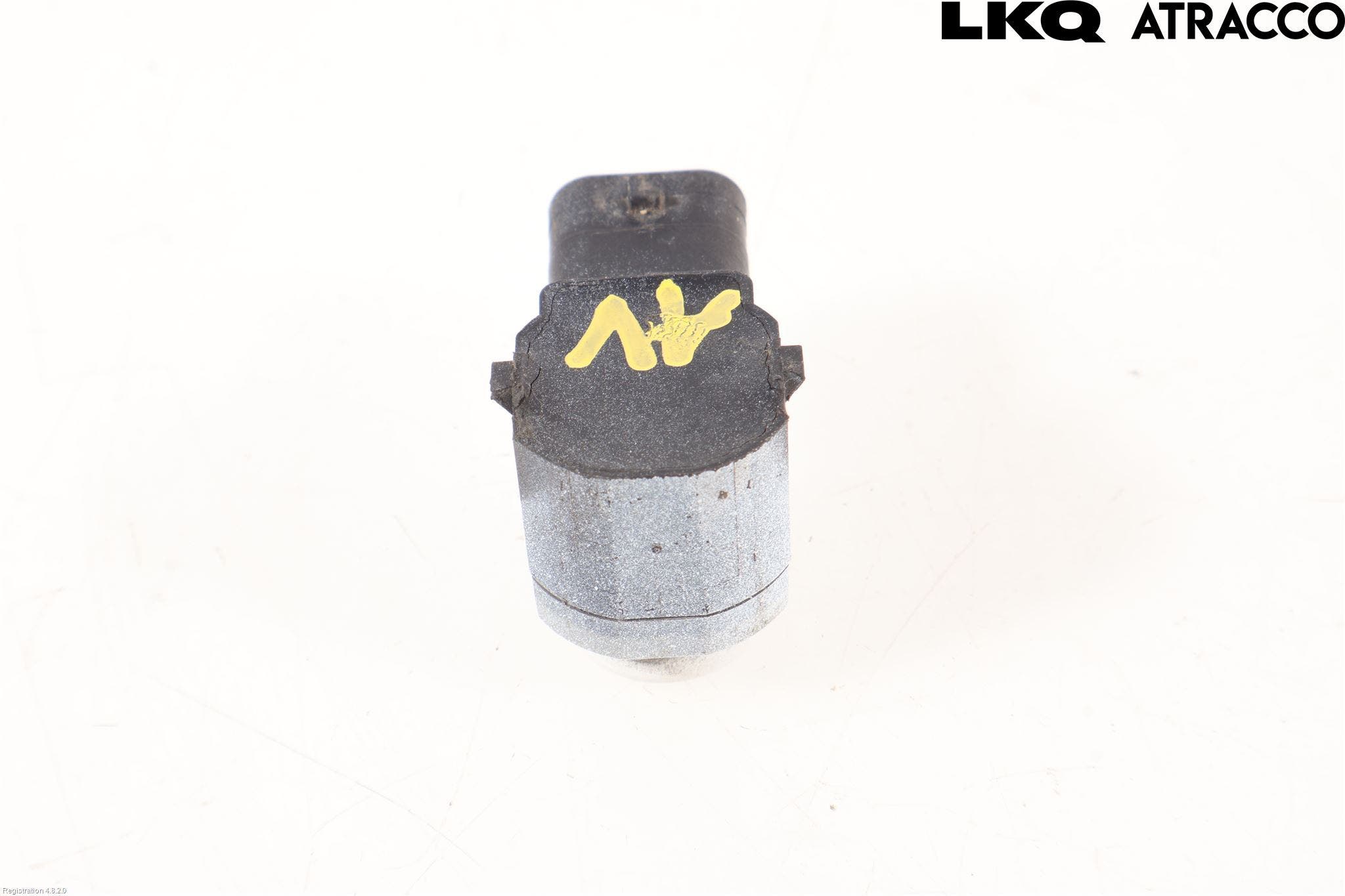 Volkswagen VW PASSAT 11-14 Parkeringshjälp Frontsensor