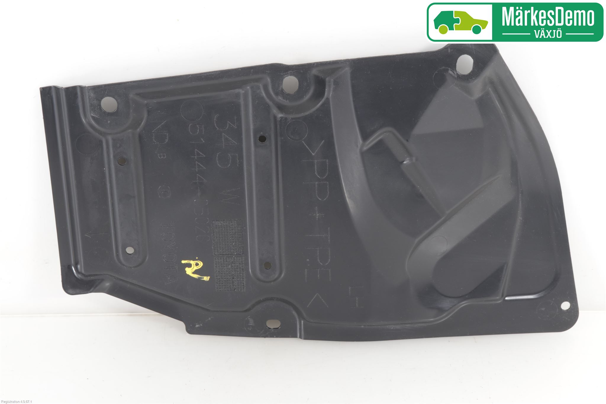 Toyota AVENSIS 16-18 Hasplåt Plåt-Plast