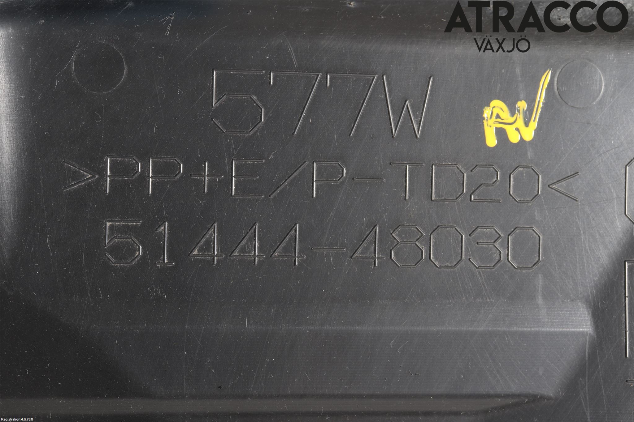 Toyota RAV4 13-18 Hasplåt Plåt-Plast