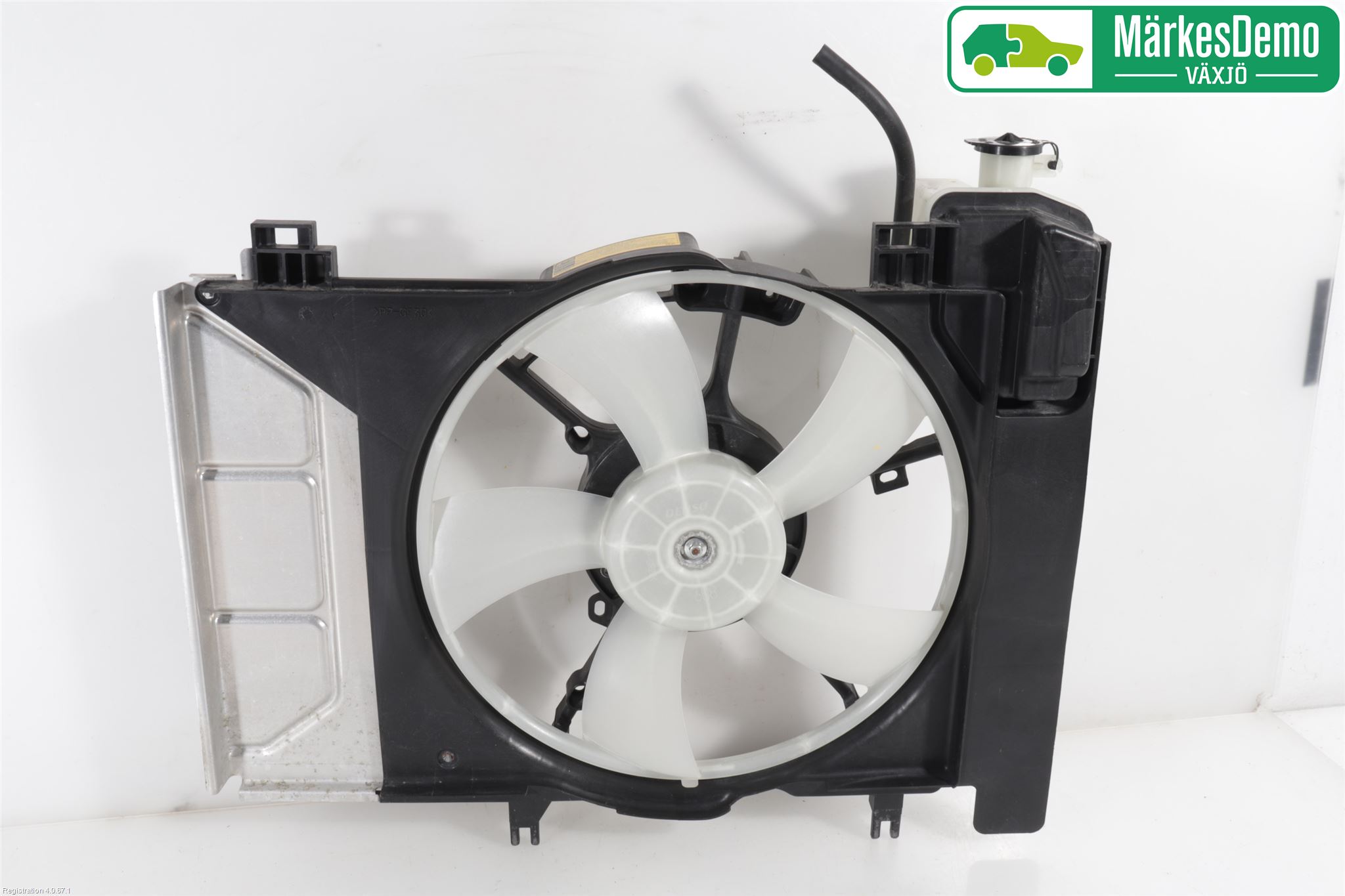 Toyota YARIS XP130 15-20 Kylfläktkåpa