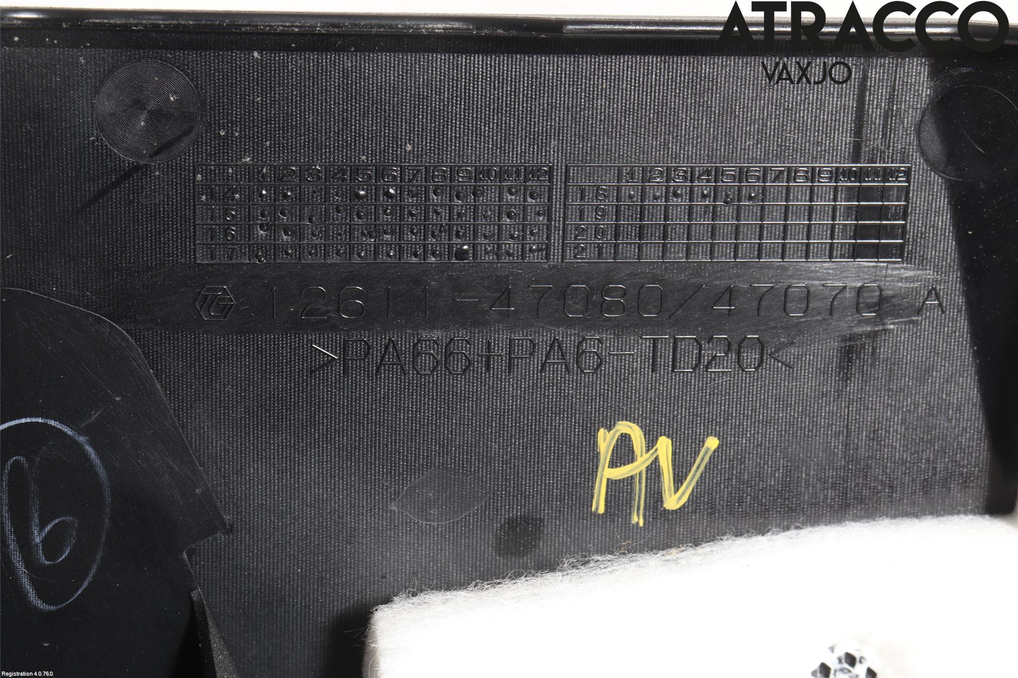 Toyota YARIS XP130 15-20 Motorkåpa