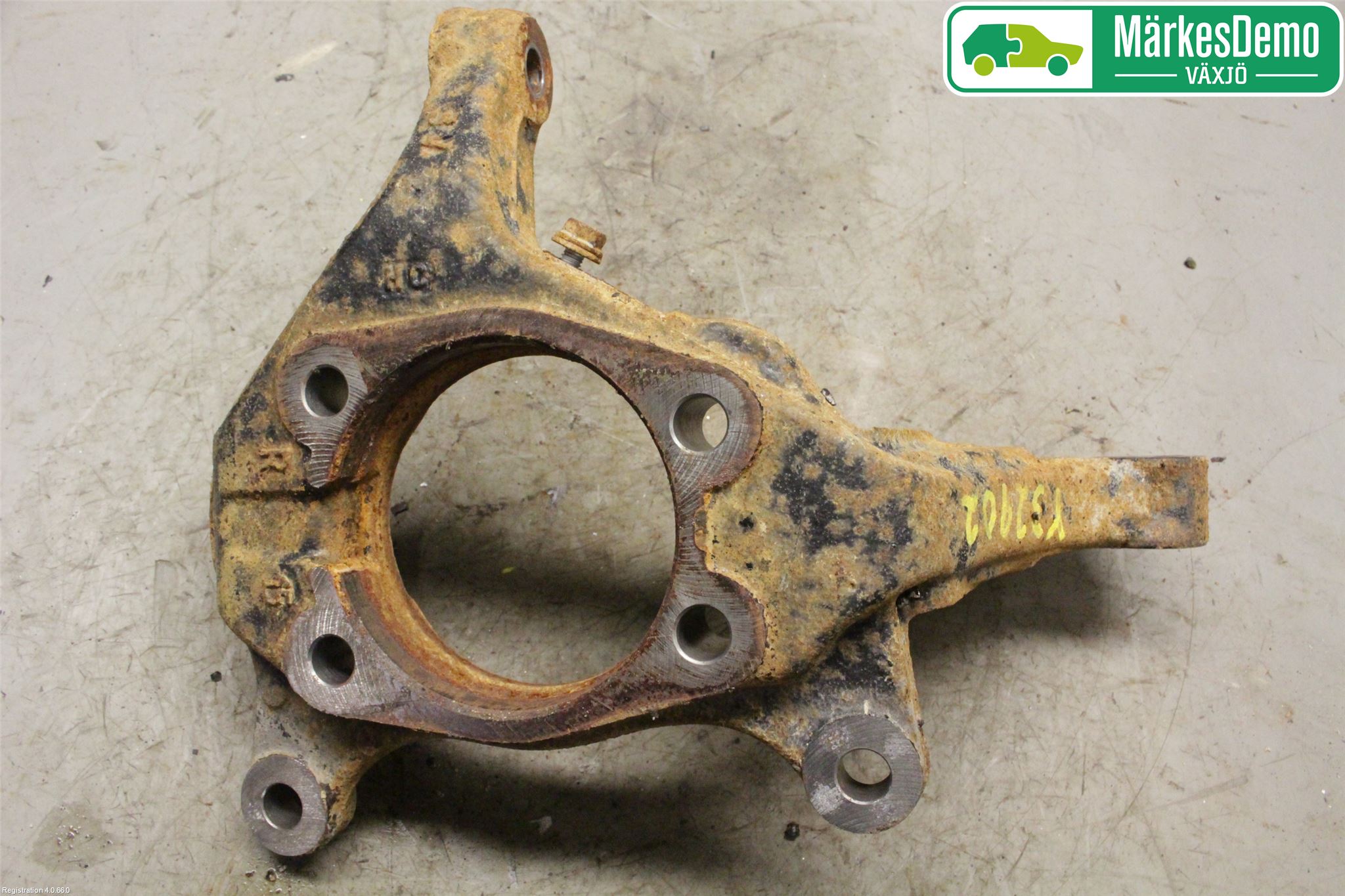 Toyota RAV4 13-18 Styrspindel Lagerhus Hö