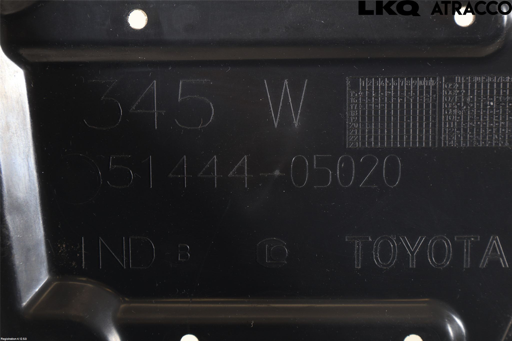 Toyota AVENSIS 16-18 Hasplåt Plåt-Plast