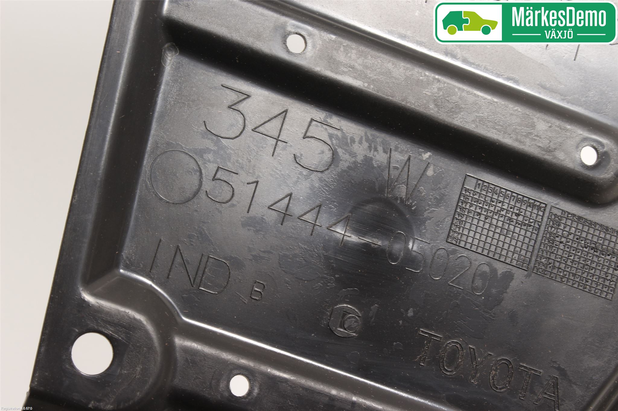 Toyota AURIS 13-19 Hasplåt Plåt-Plast