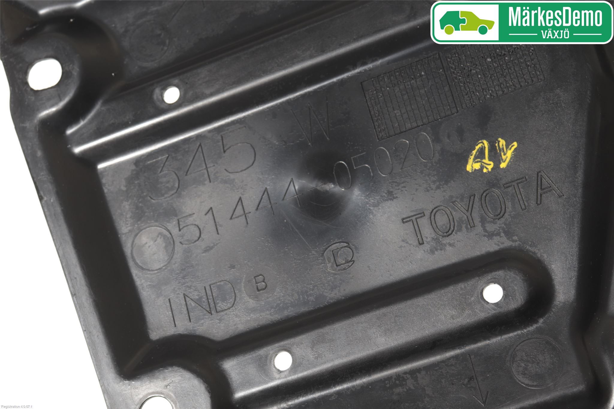 Toyota AURIS 13-19 Hasplåt Plåt-Plast