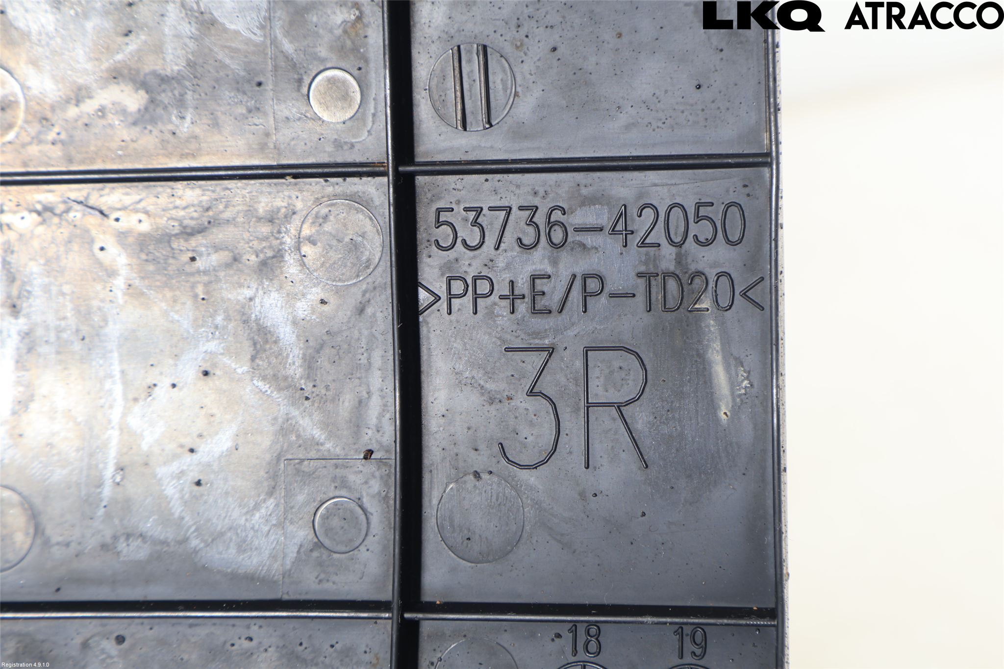 Toyota RAV4 19- Hasplåt Plåt-Plast