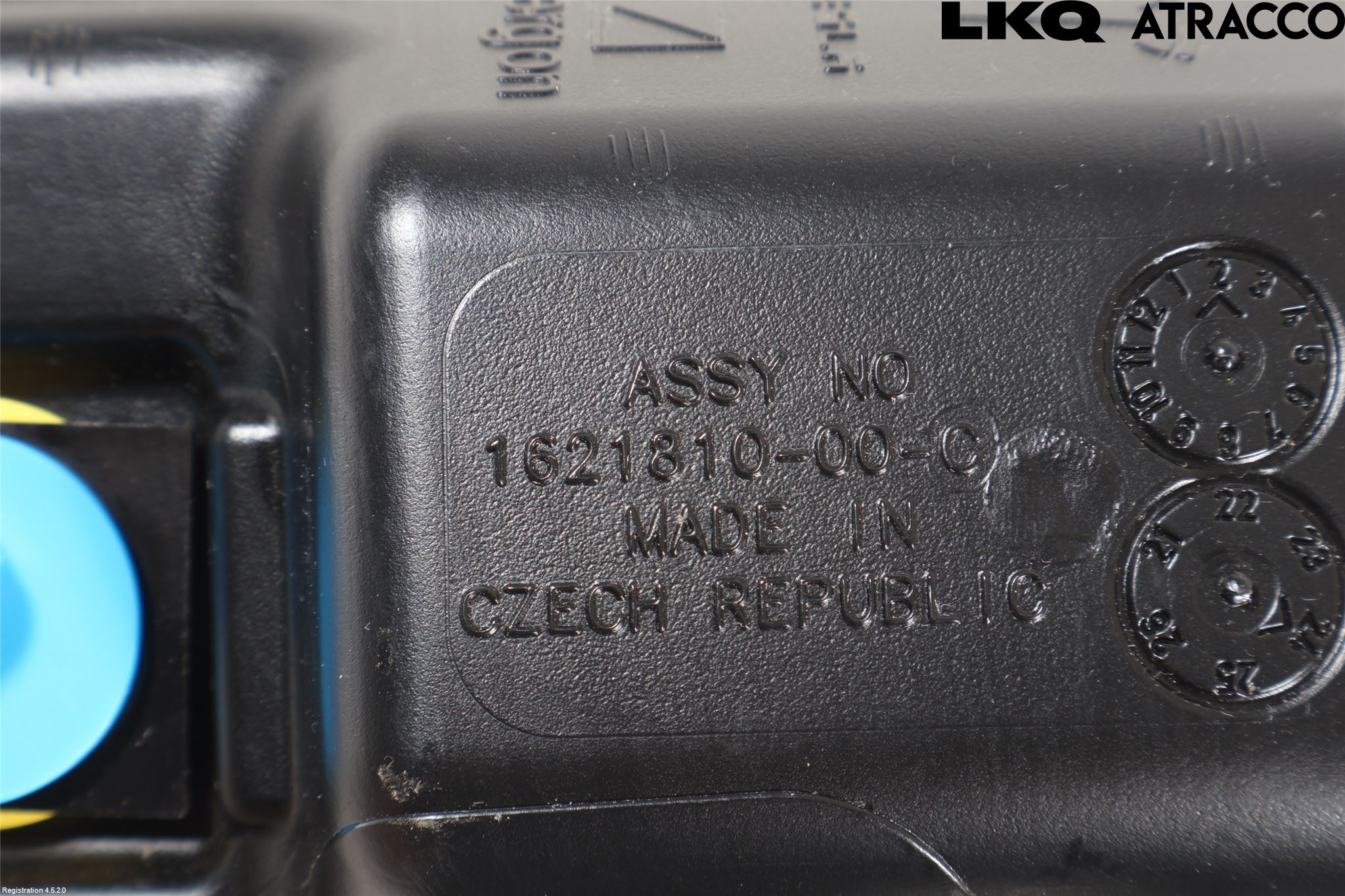 Tesla MODEL Y 21- Spolartank Vindruta