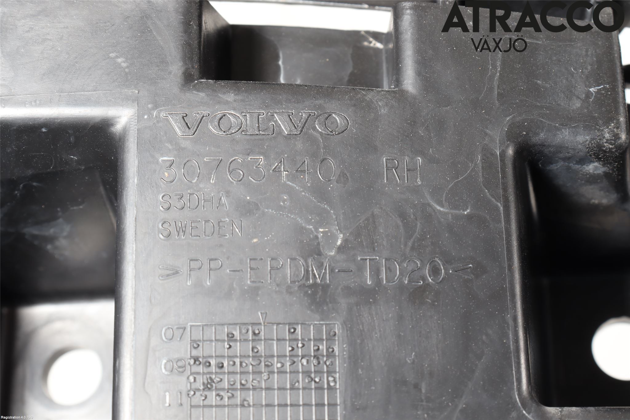 Volvo XC60 09-13 Stötfångarfäste Bak Hö