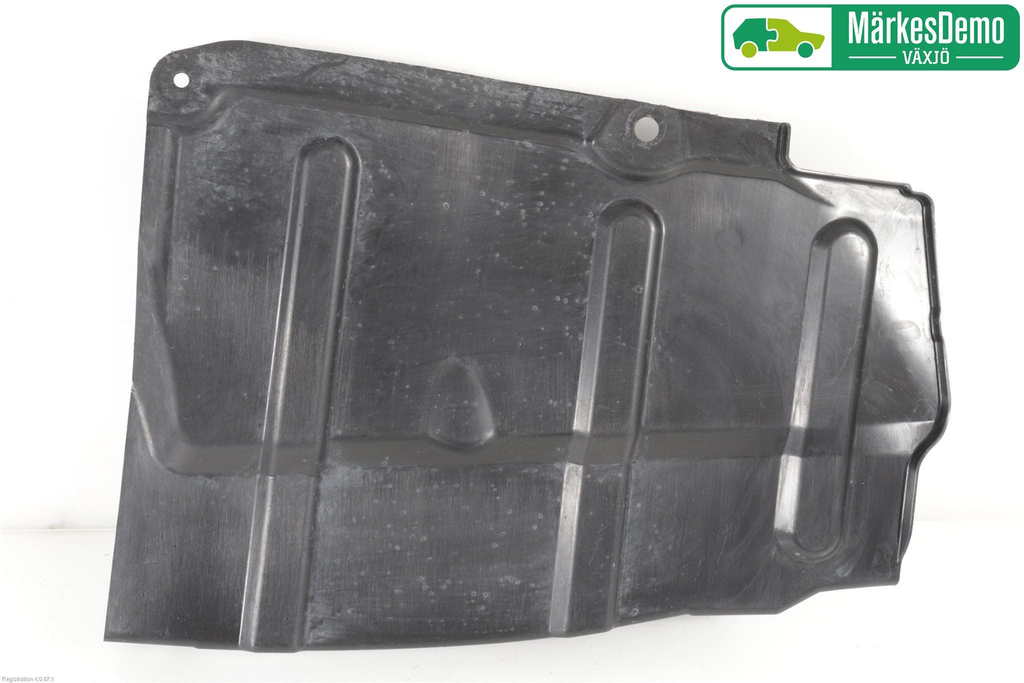 Toyota RAV4 13-18 Hasplåt Plåt-Plast