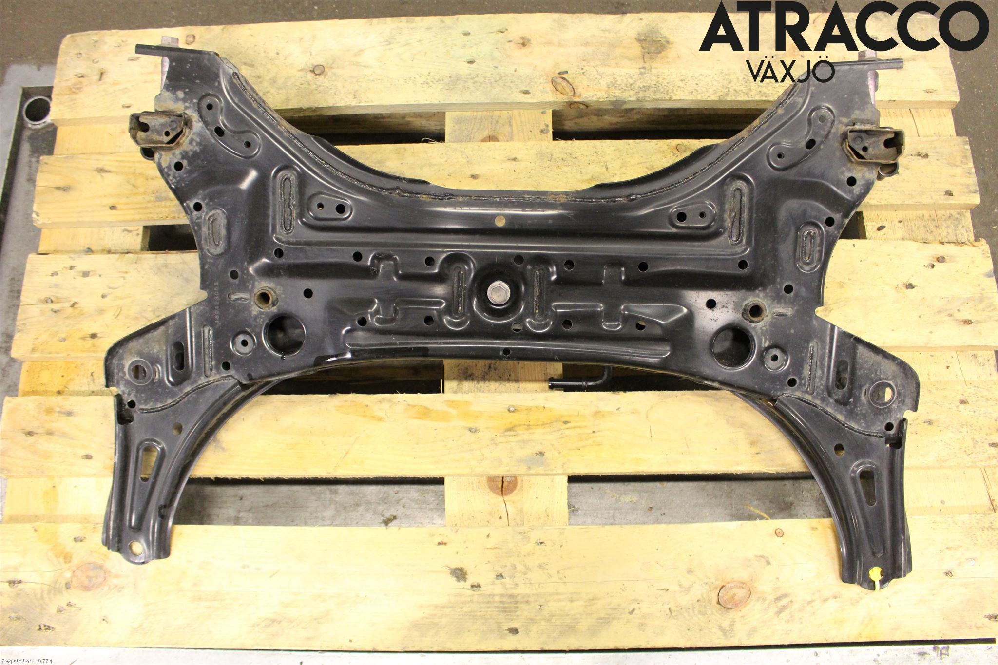 Suzuki SWIFT 17-24 Framvagnsbalk