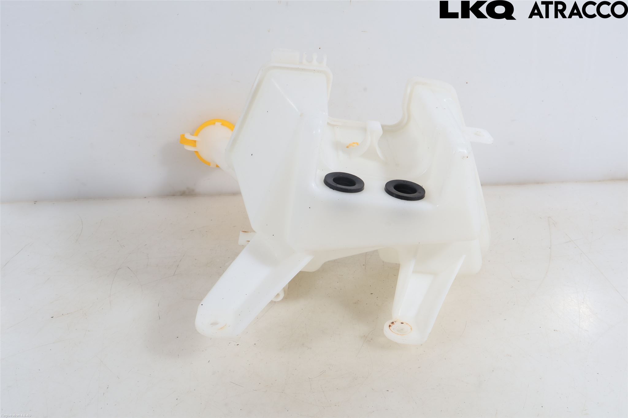 Toyota YARIS XP130 12-14 Spolartank Vindruta