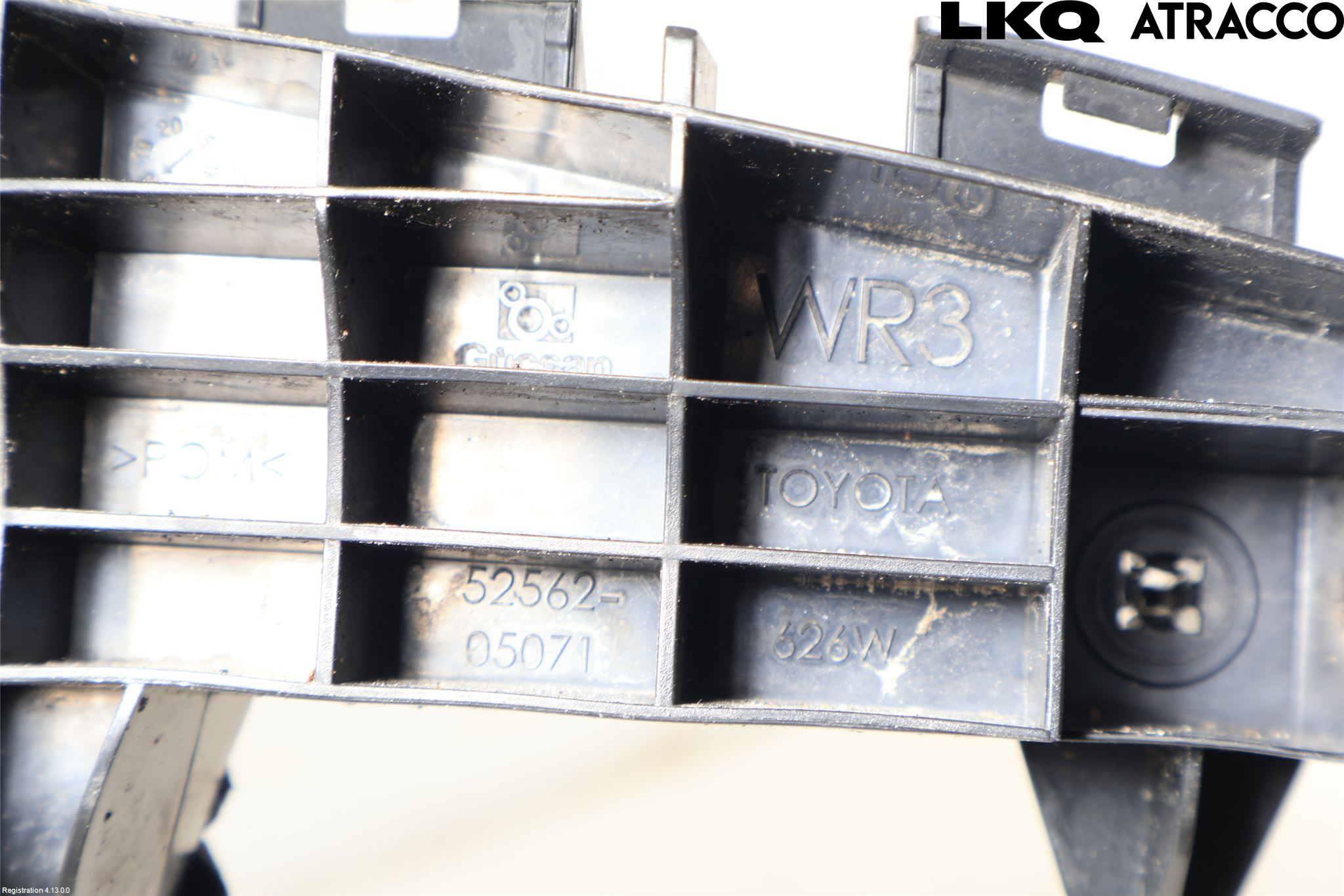 Toyota AVENSIS 16-18 Stötfångarfäste Bak Hö