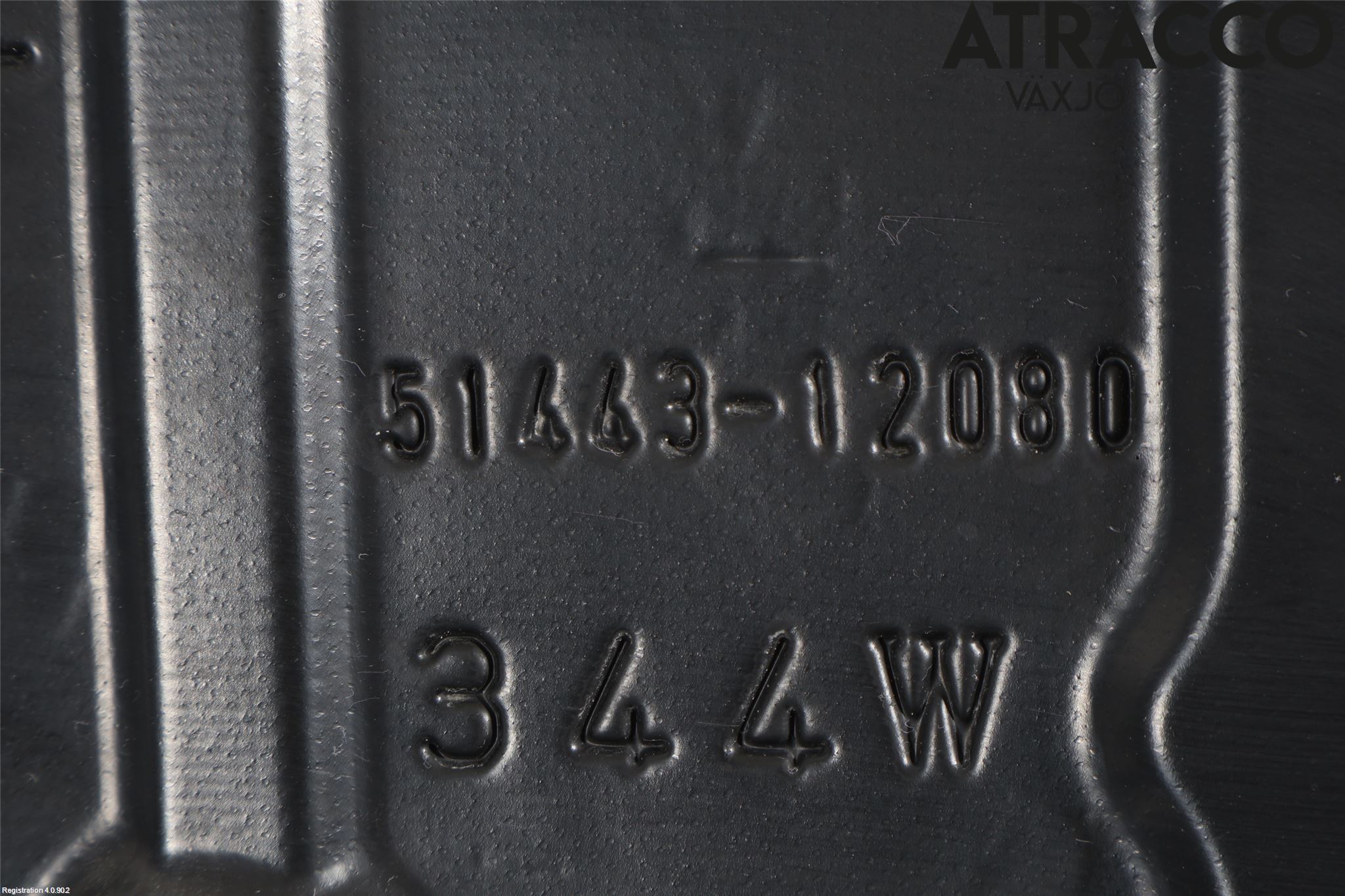 Toyota PRIUS+ ZVW40 12-20 Hasplåt Plåt-Plast