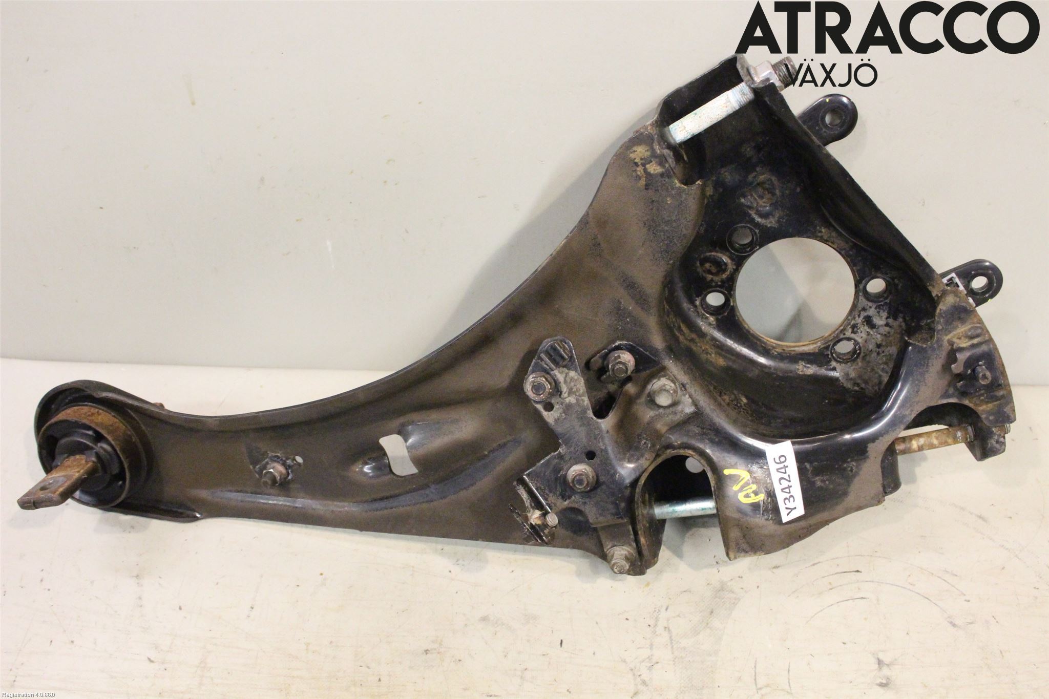 Mitsubishi ECLIPS CROSS Bärarm Bak Höger