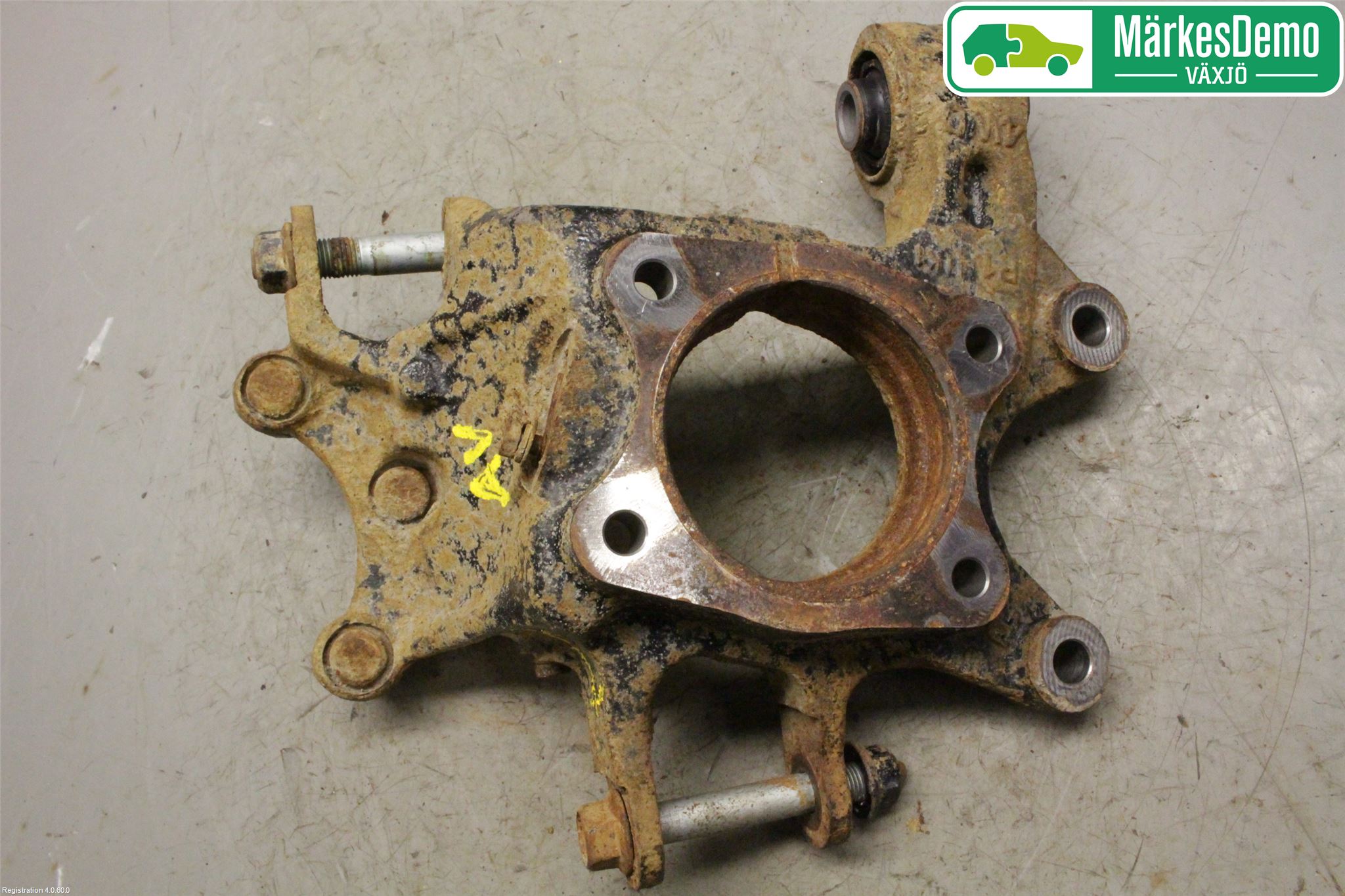 Hyundai TUCSON 05- Hjullagerhus-Spindel Hö B