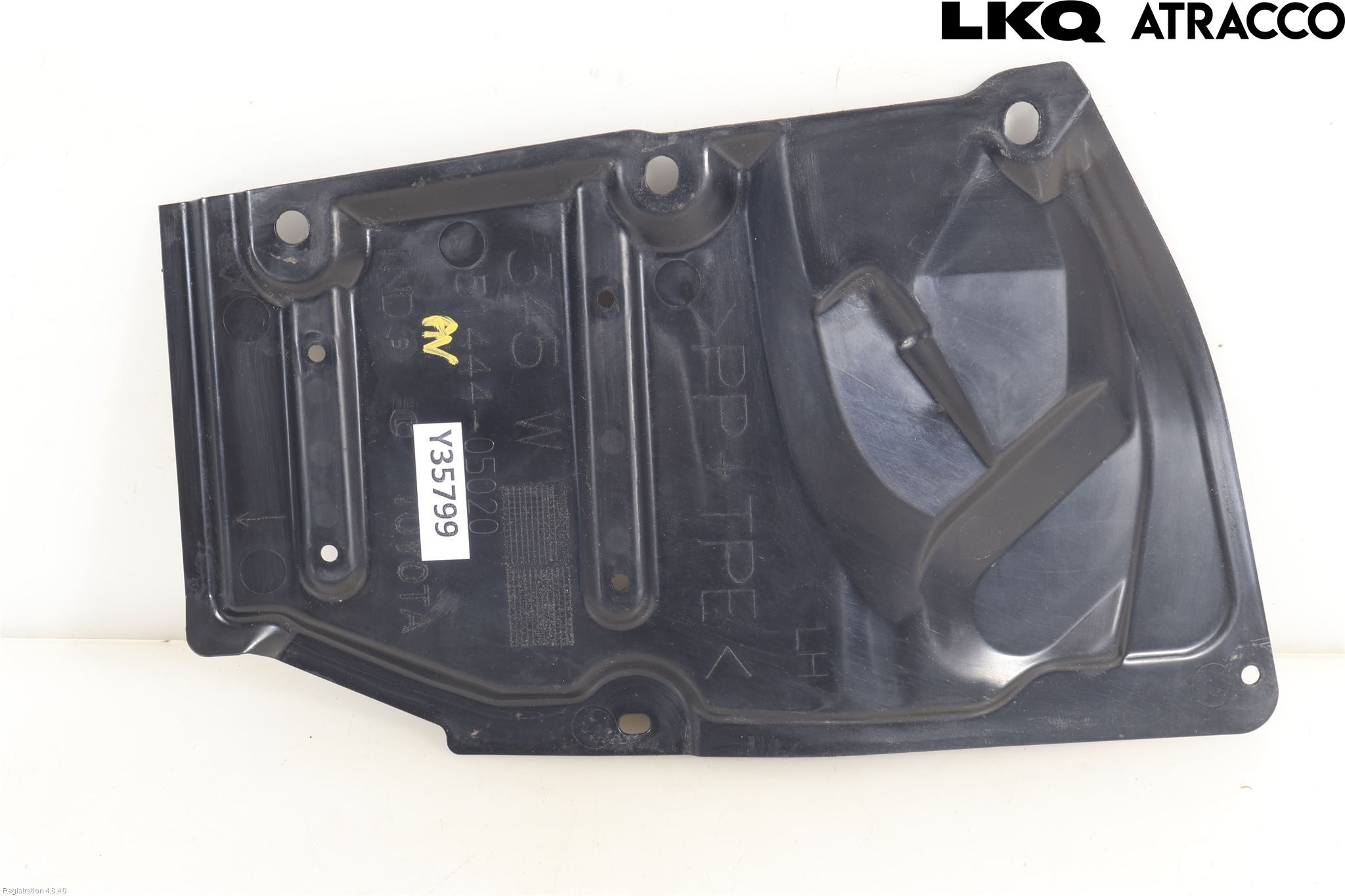 Toyota AVENSIS 16-18 Hasplåt Plåt-Plast