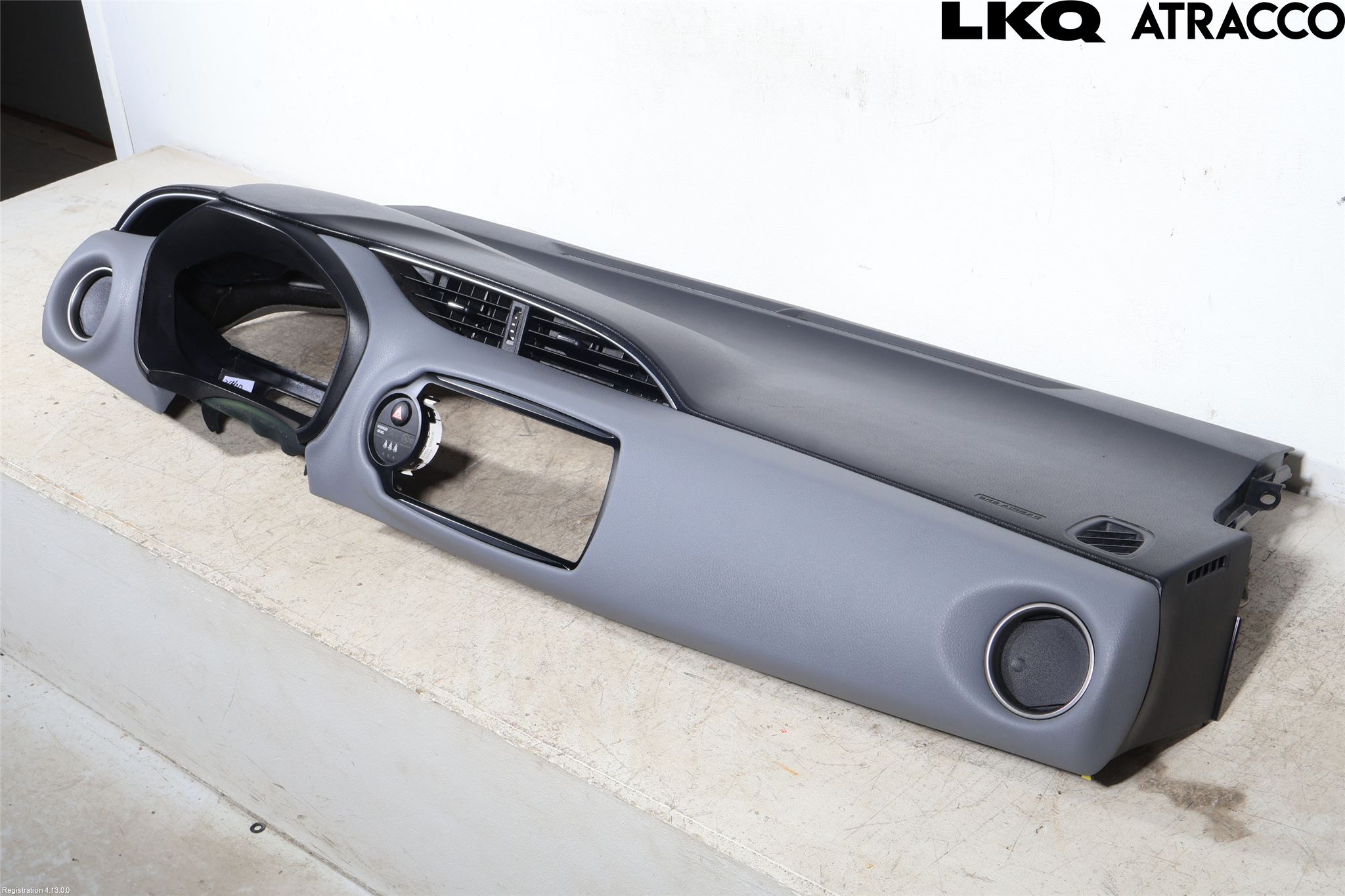 Toyota YARIS XP130 15-20 Instrumentbräda
