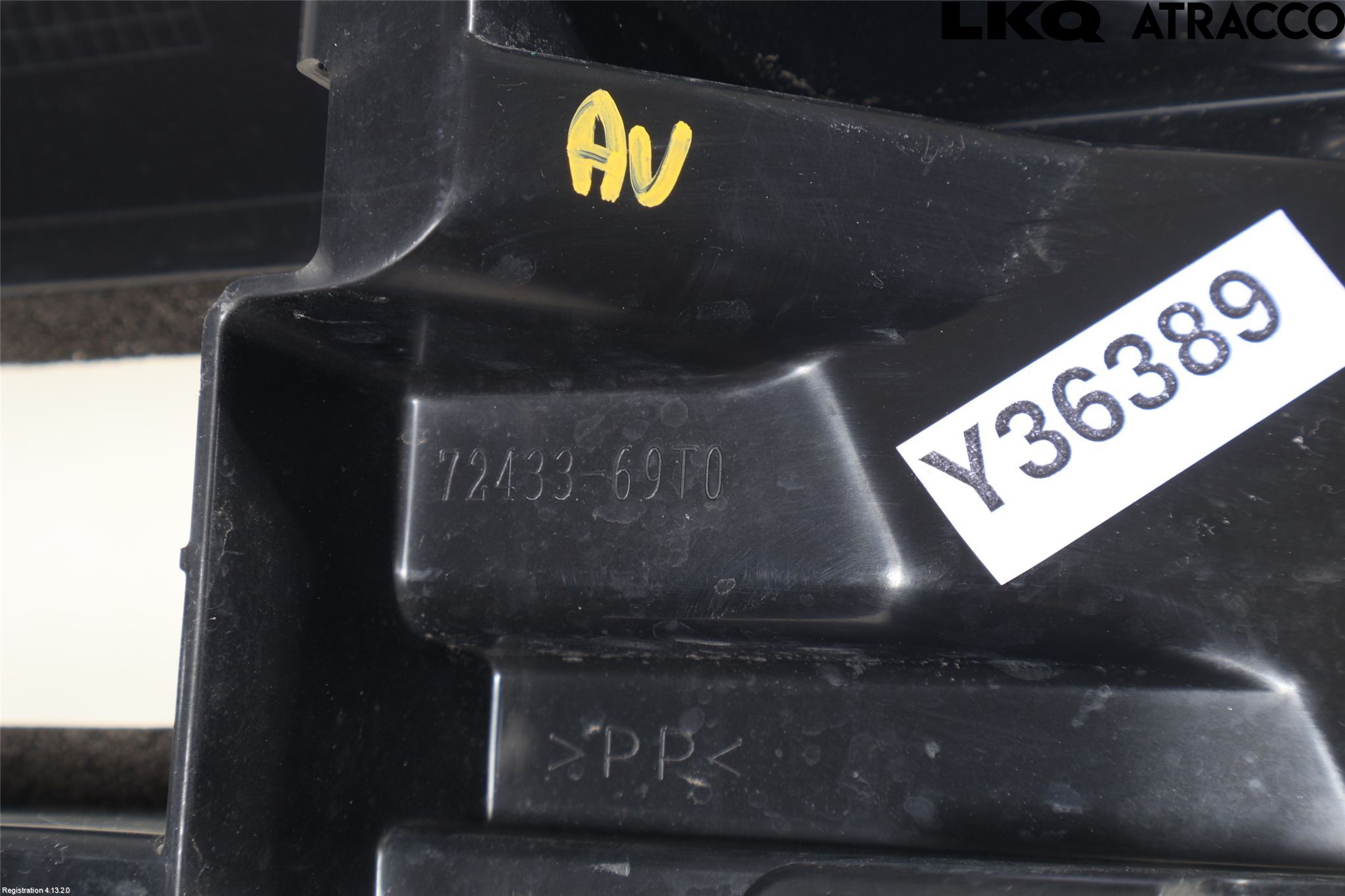 Suzuki SWIFT 17-24 Deflektor Plåt-Plast Kylning