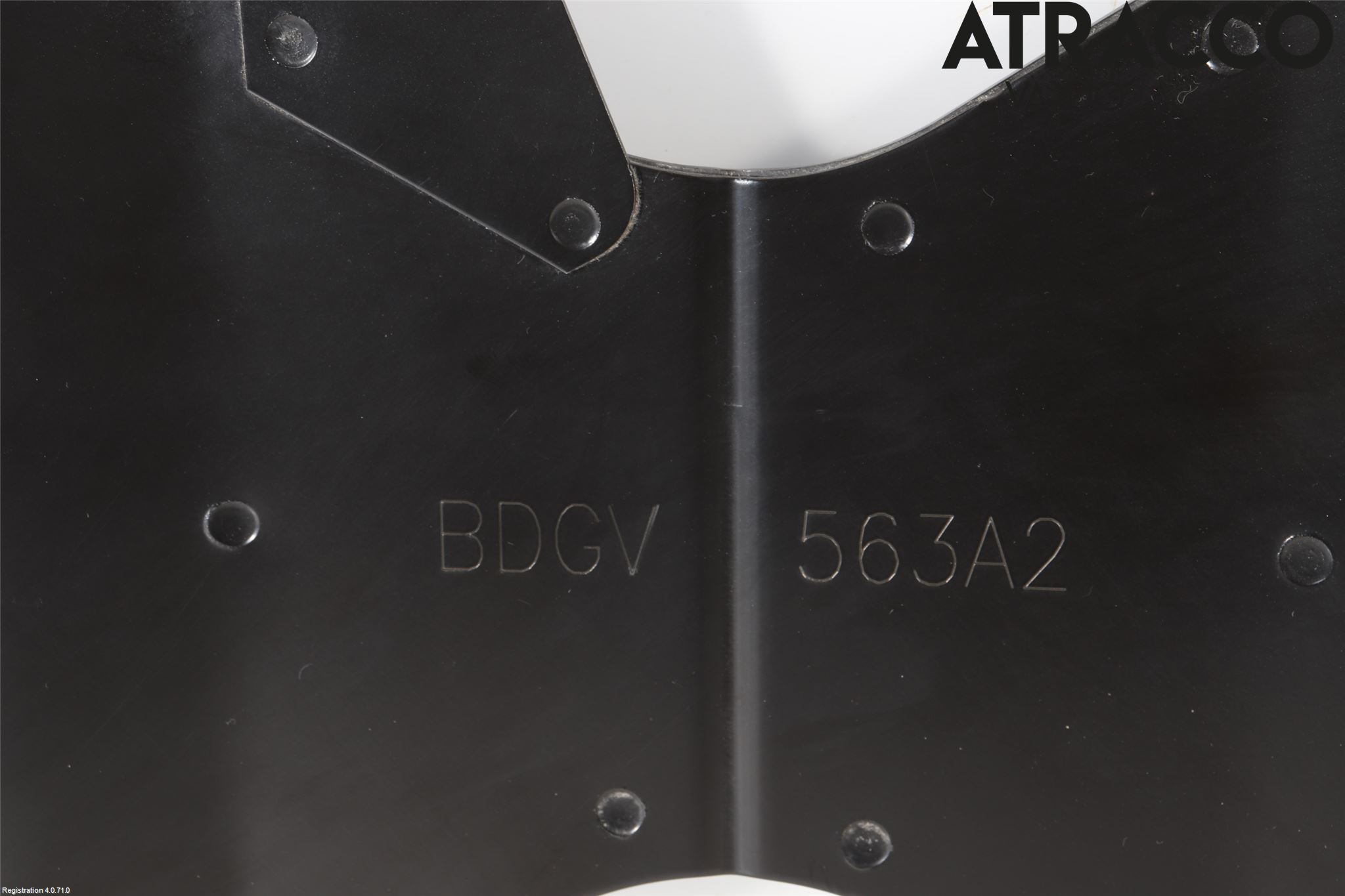 Mazda 3 IV 19- Hasplåt Plåt-Plast