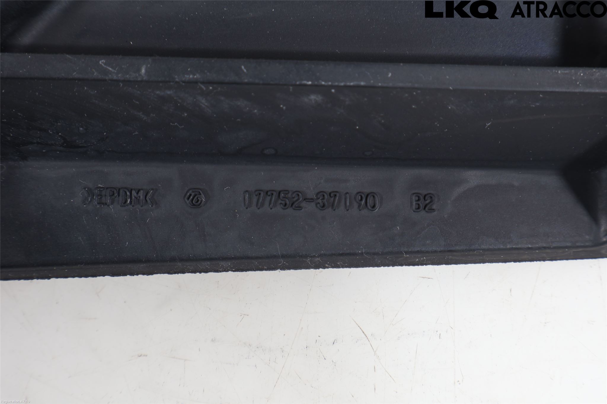 Toyota COROLLA CROSS XG10 22- Förg-Bälg-Rör Mot Luftr