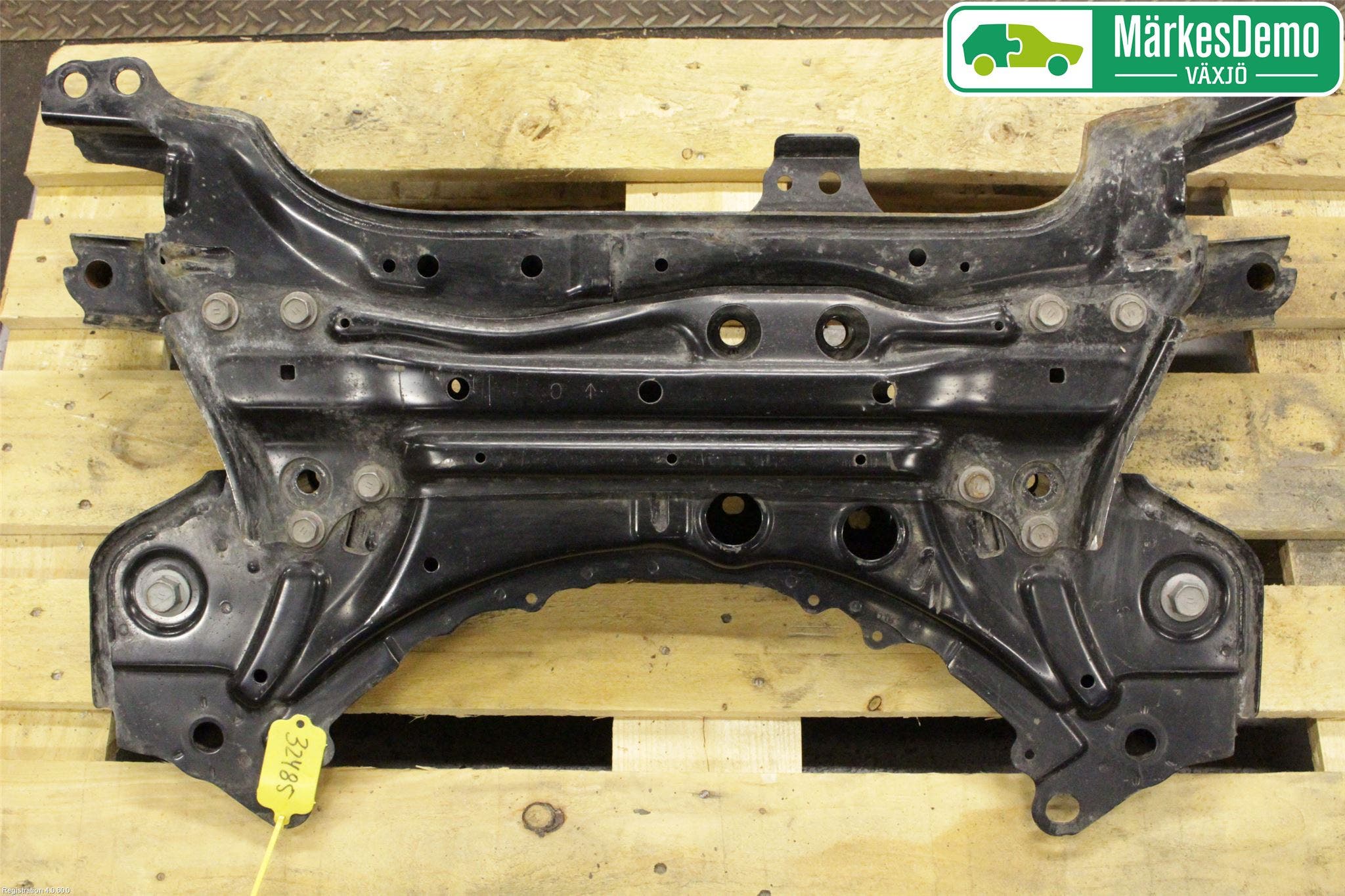 Toyota RAV4 13-18 Framvagnsbalk