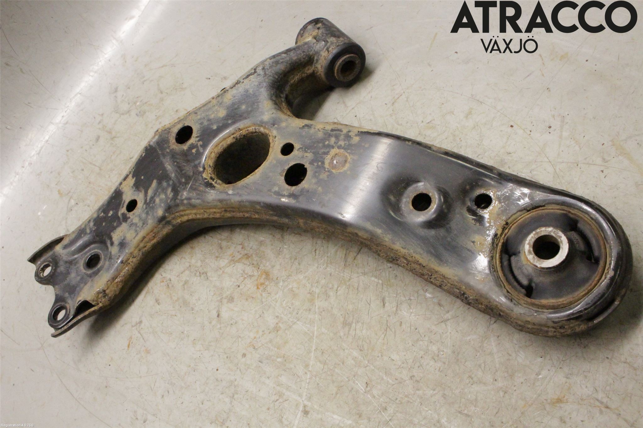 Toyota VERSO 09-18 Bärarm Fram Undre Hö