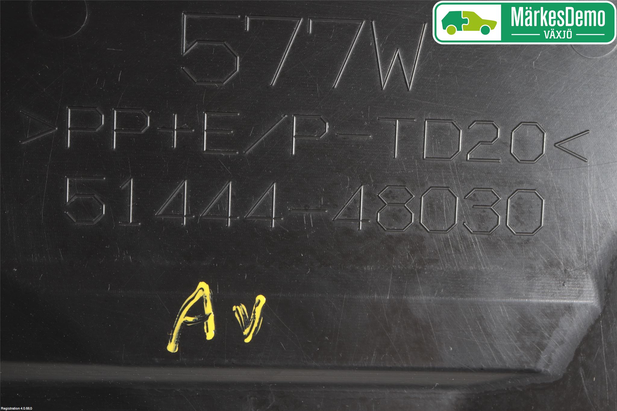 Toyota RAV4 13-18 Hasplåt Plåt-Plast