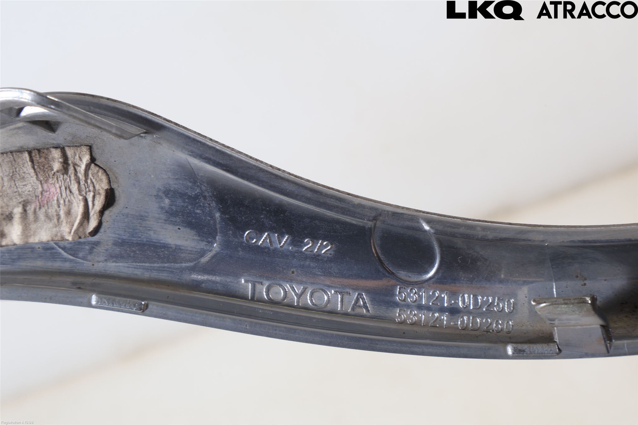 Toyota YARIS XP130 15-20 Grilldel Mitt