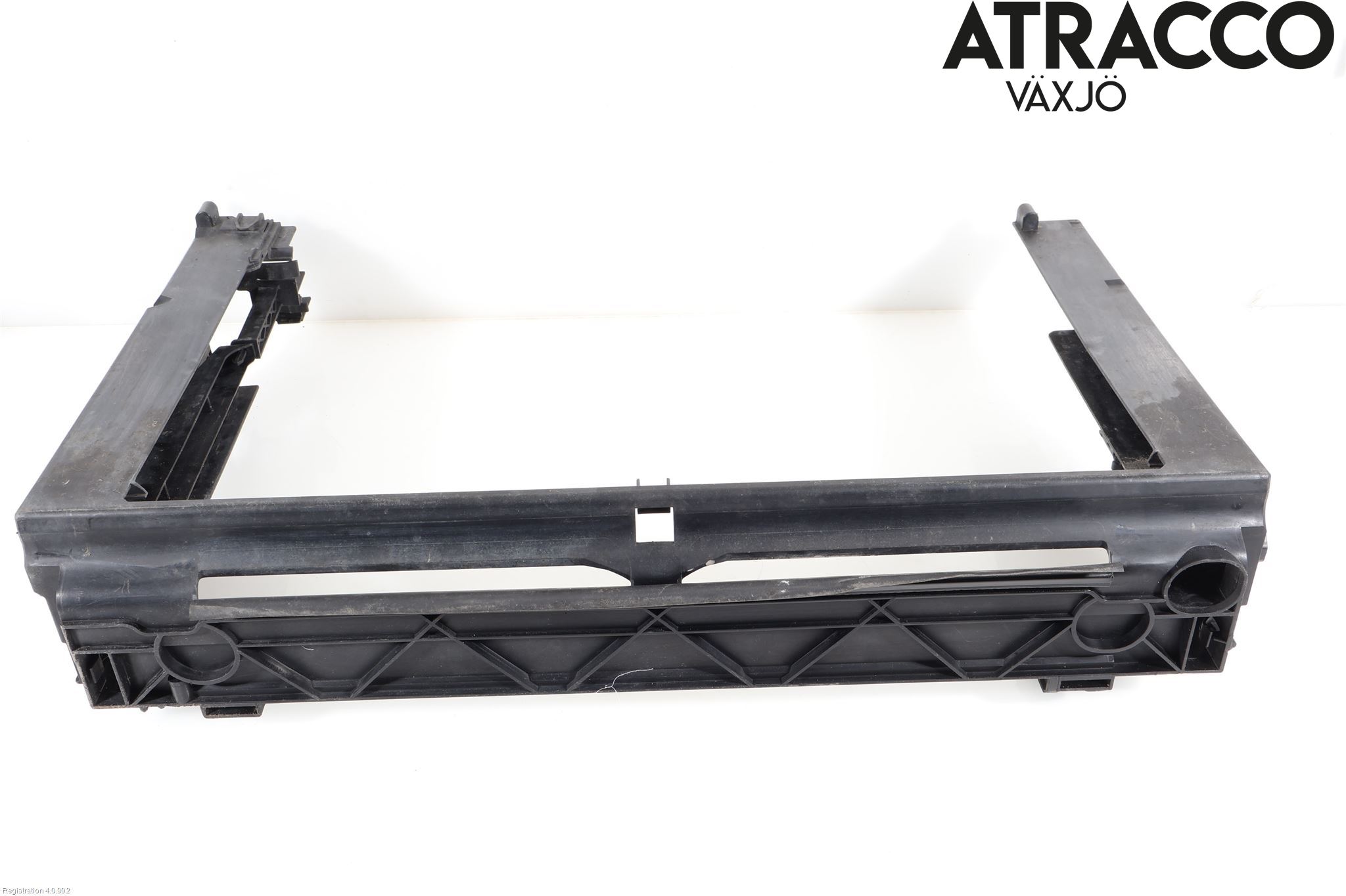 BMW 5 F10/F11/F18 09-17 Kylarfäste-Ram-Balk