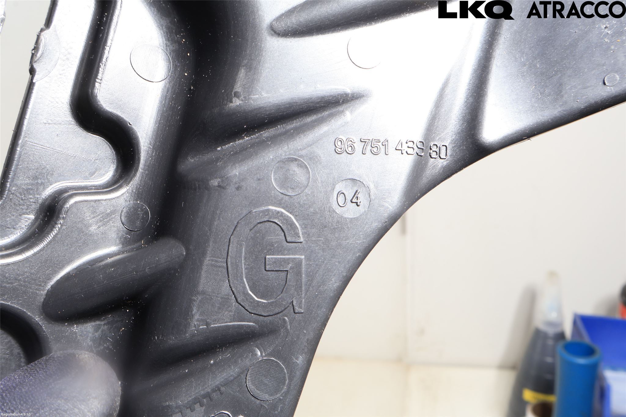 Peugeot 208 12-15 Skärmfäste Fram Vä