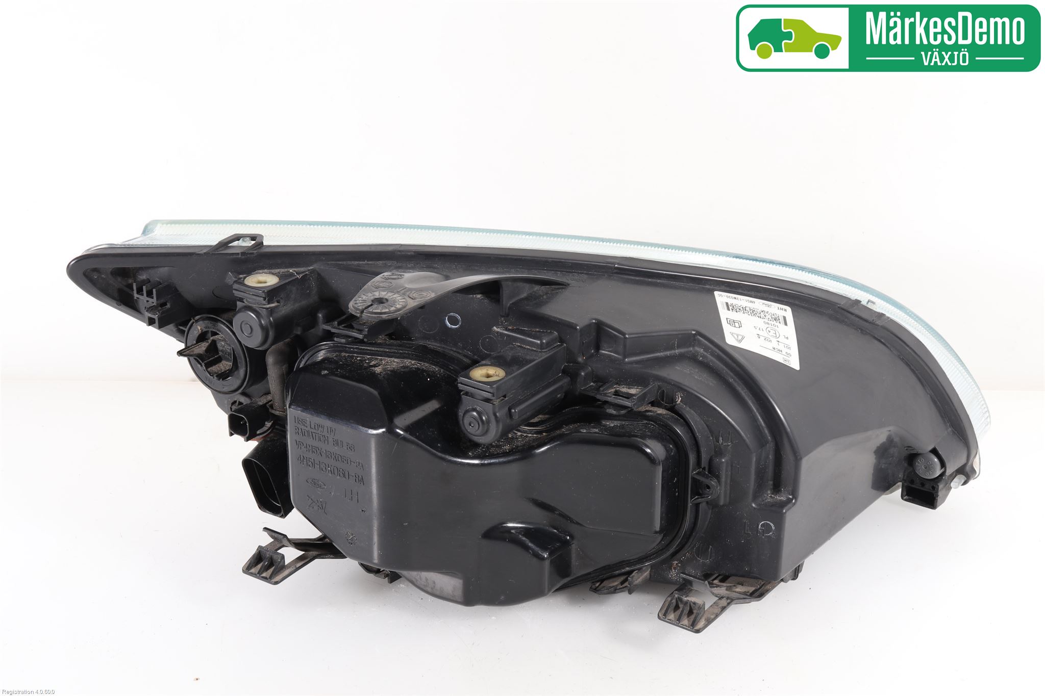 Ford FOCUS     04-07 Strålkastare Vänster