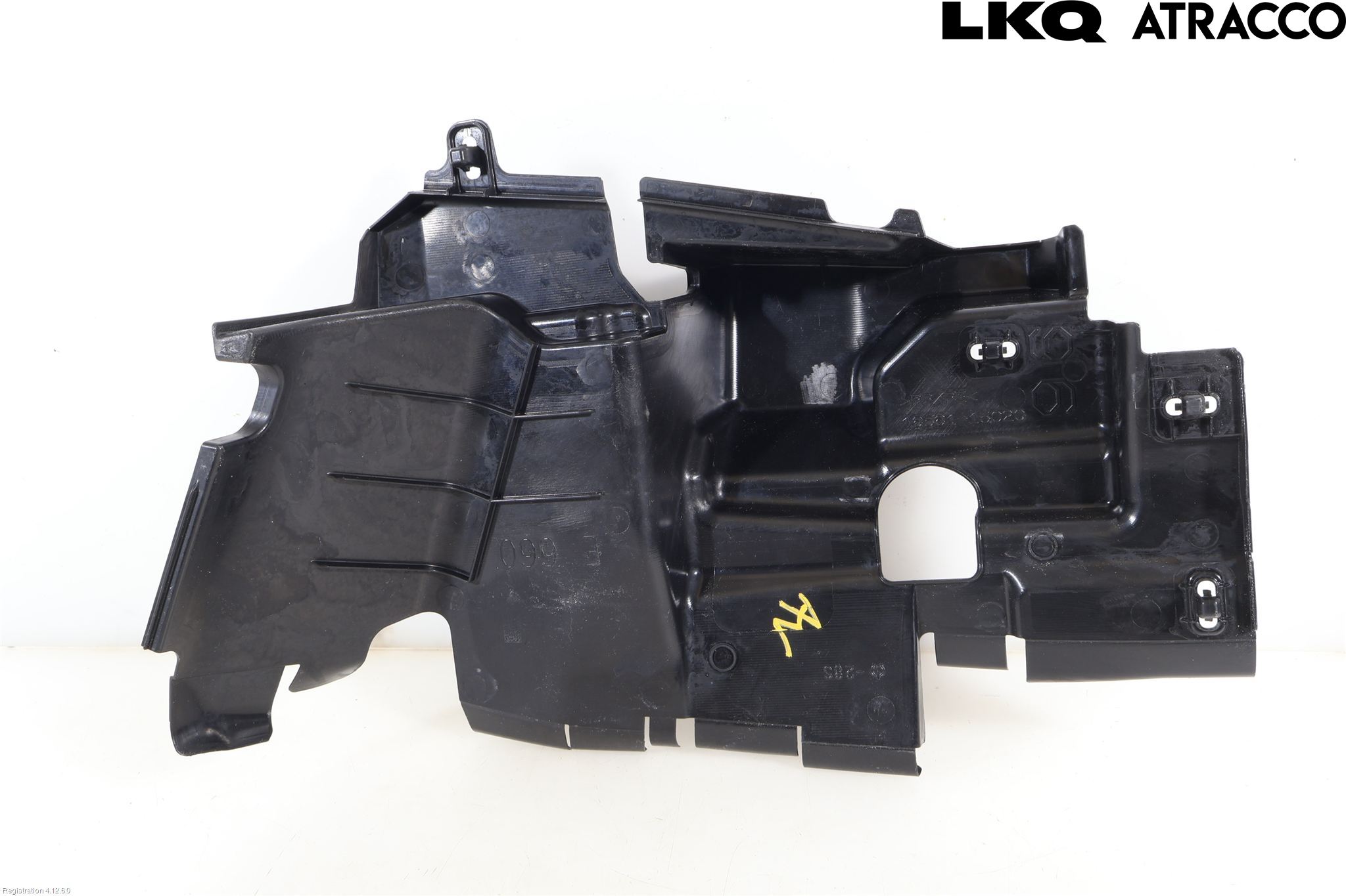 Lexus LBX 24- Täckplast Front