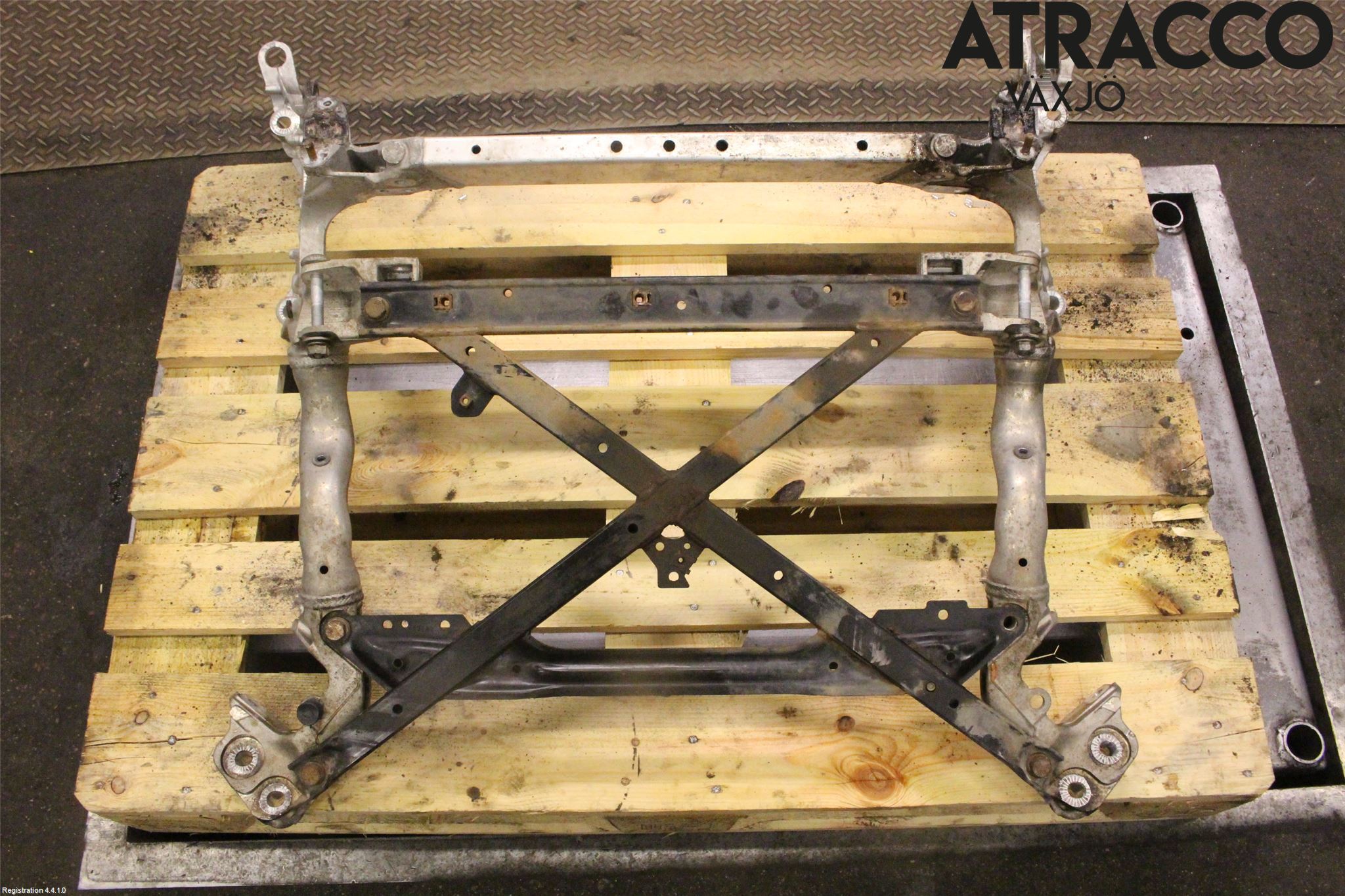 Audi A4 ALLROAD 09-16 Framvagnsbalk