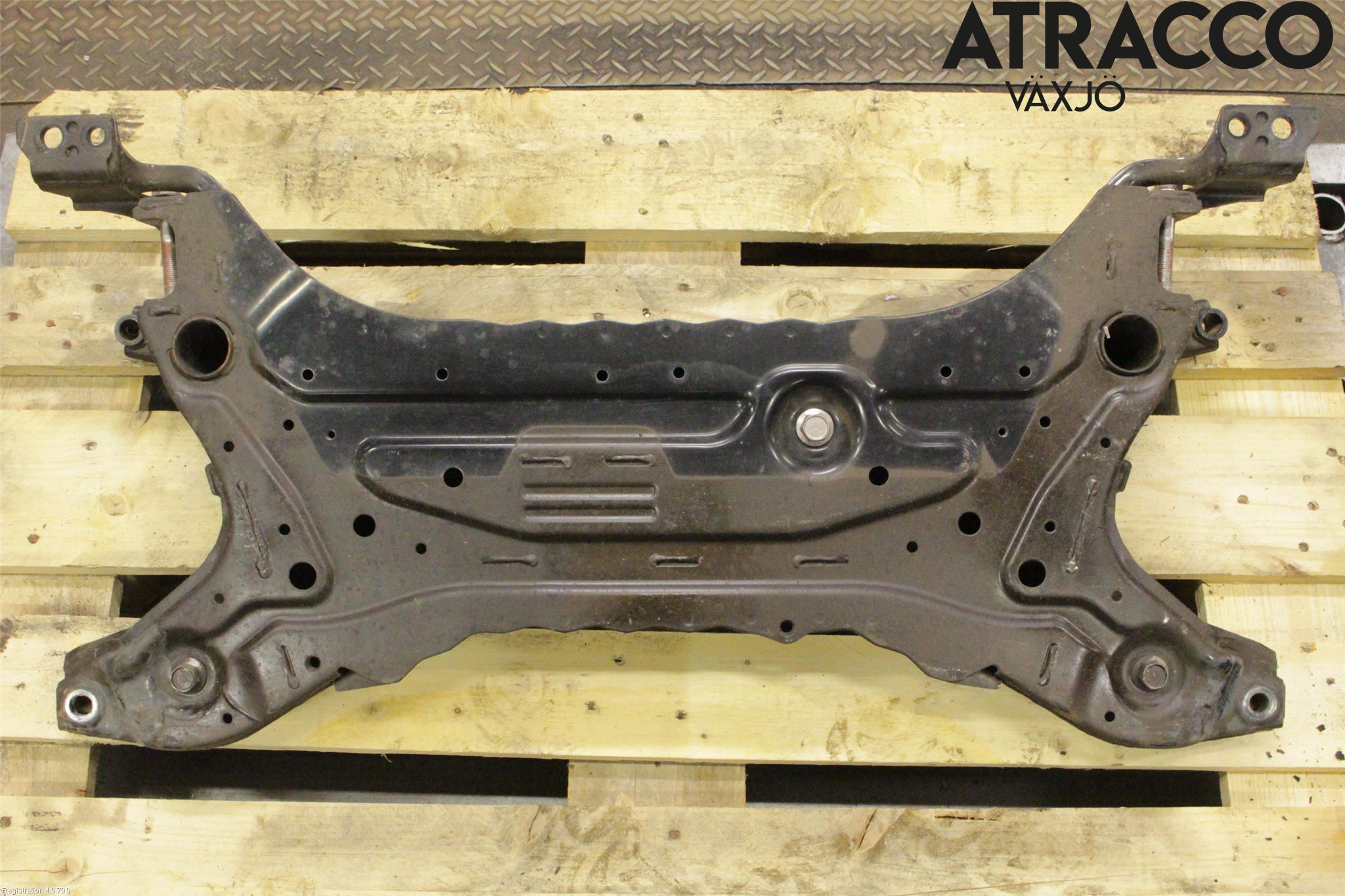 Mitsubishi OUTLANDER 13-21 Framvagnsbalk