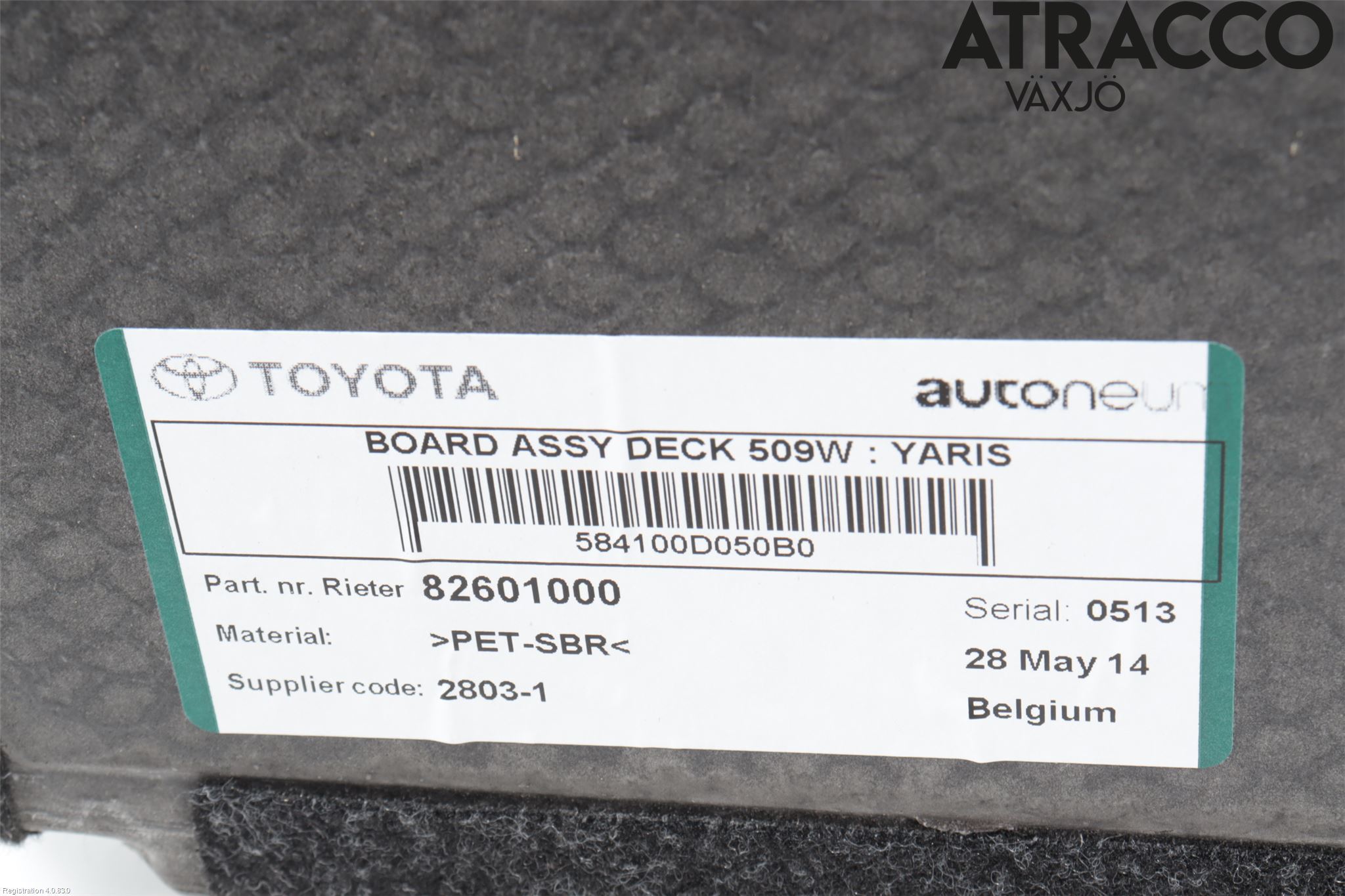 Toyota YARIS XP130 12-14 Inrbagagerumklädsel-Golv