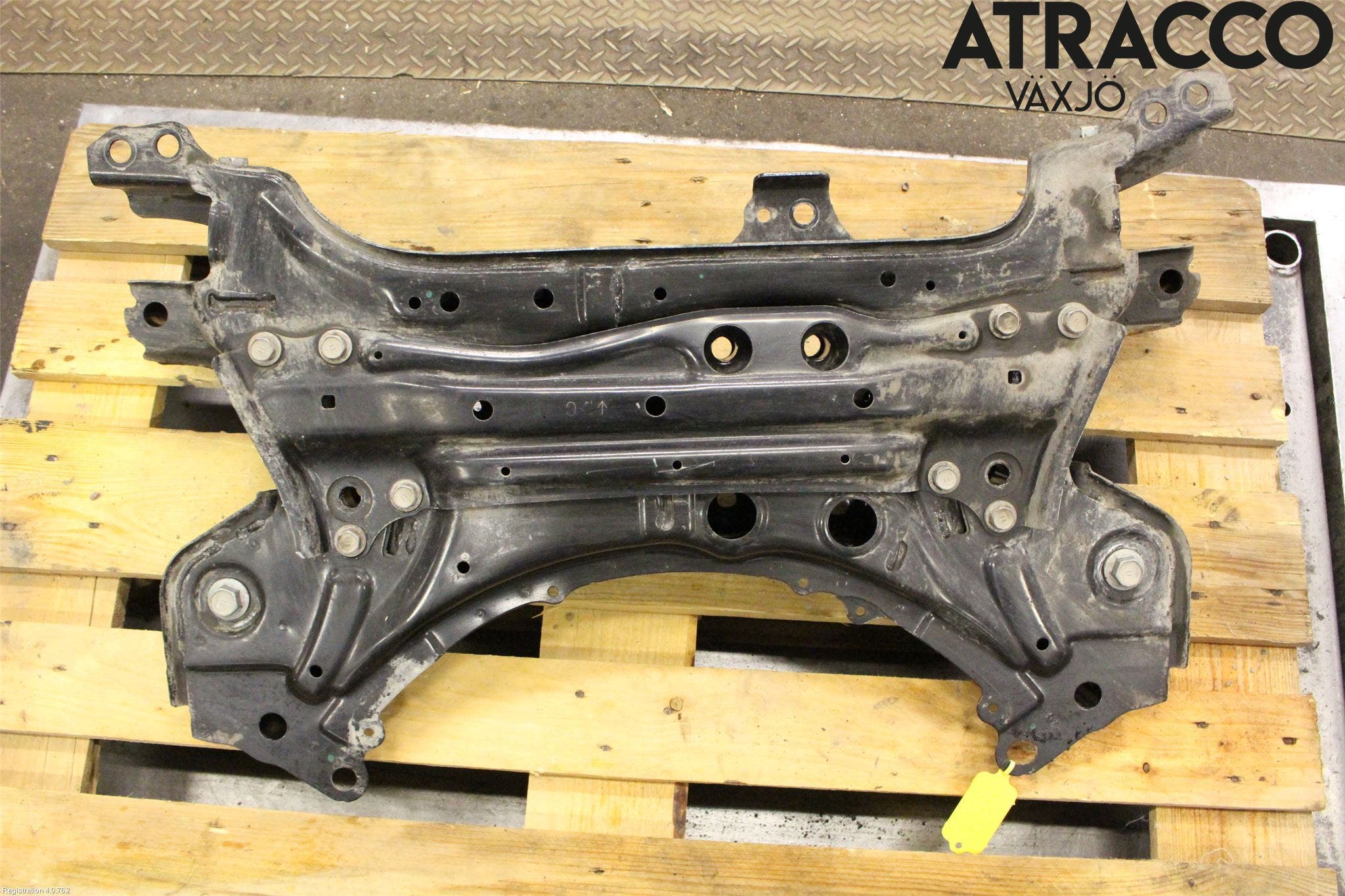 Toyota AURIS 13-19 Framvagnsbalk