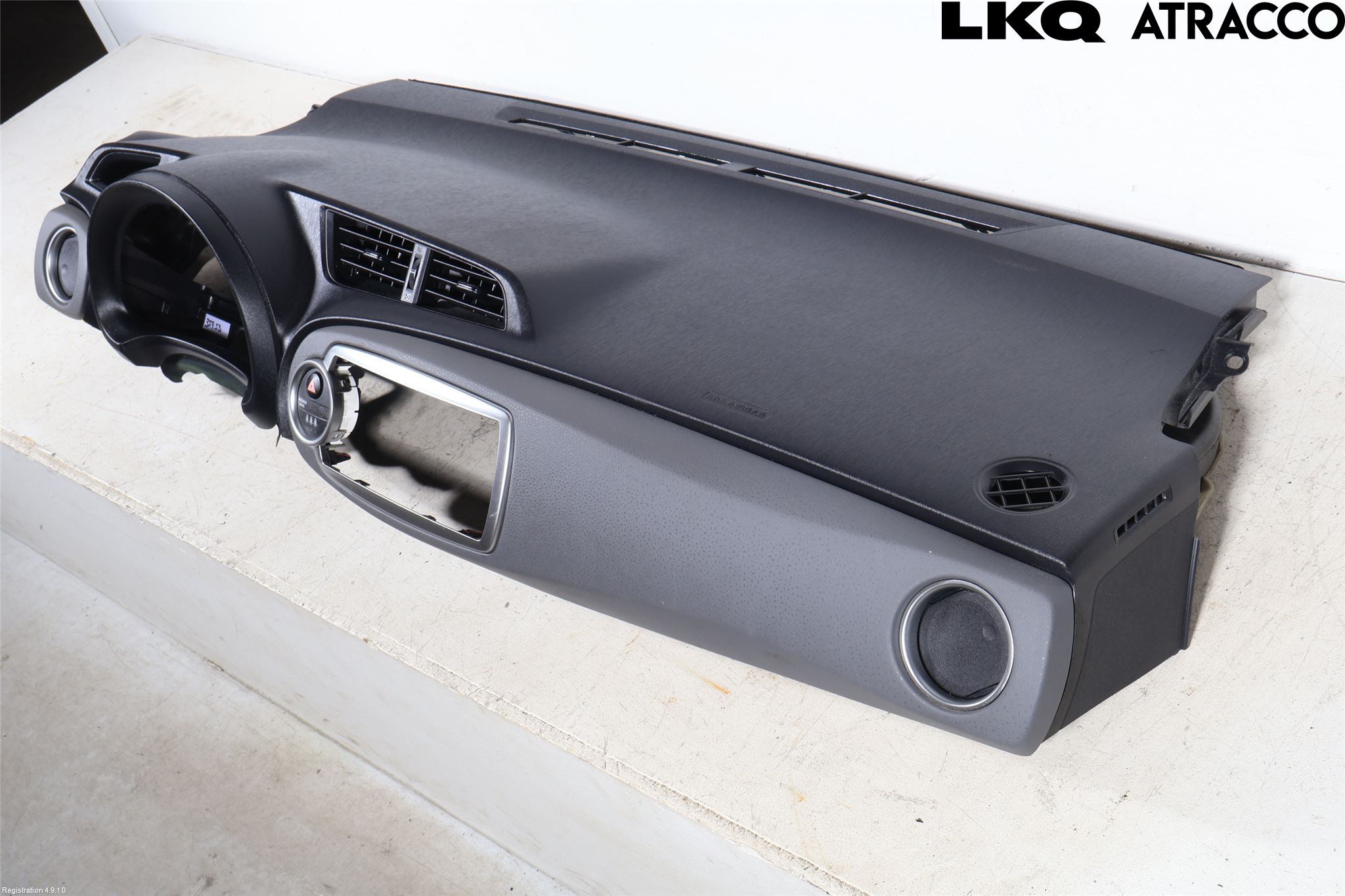 Toyota YARIS XP130 12-14 Instrumentbräda