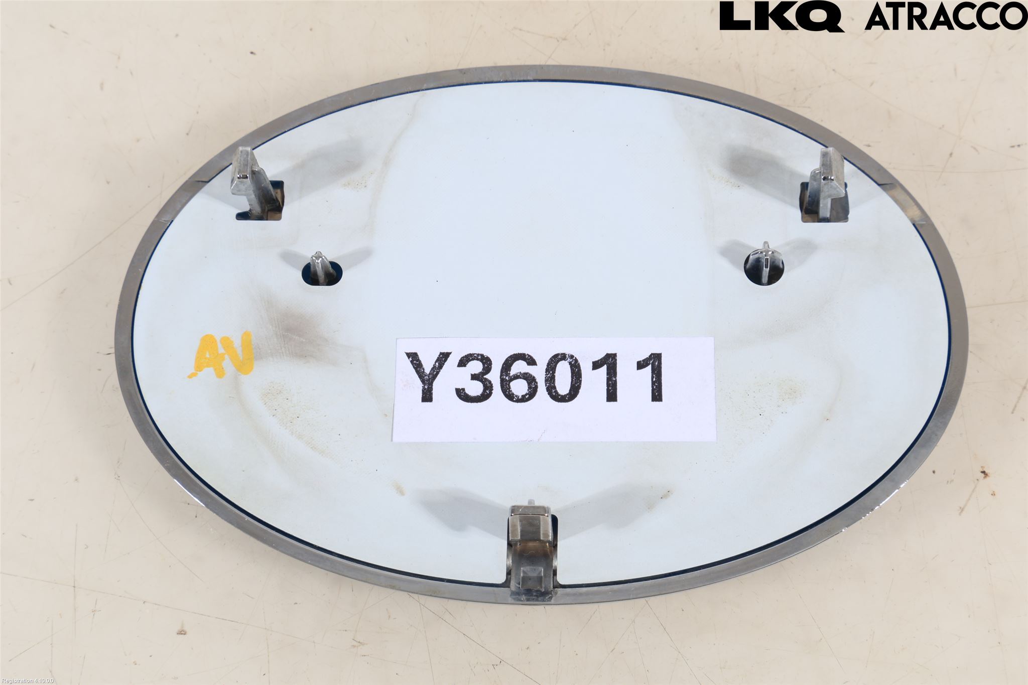 Toyota YARIS XP130 12-14 Emblem