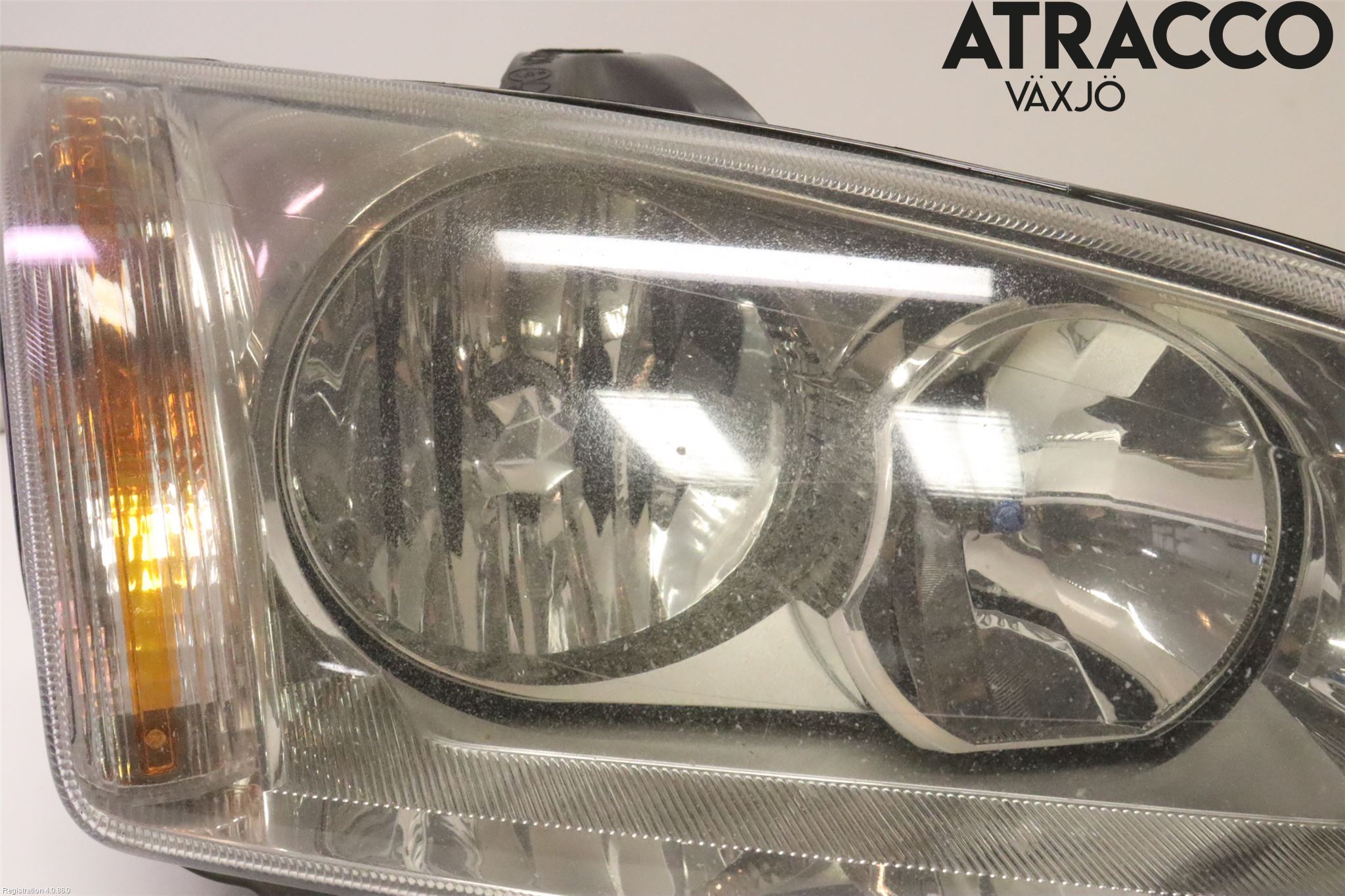 Ford FOCUS     04-07 Strålkastare Höger