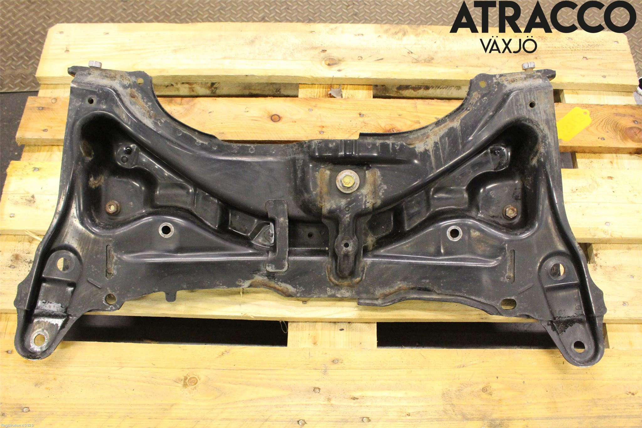 Toyota YARIS XP130 15-20 Framvagnsbalk
