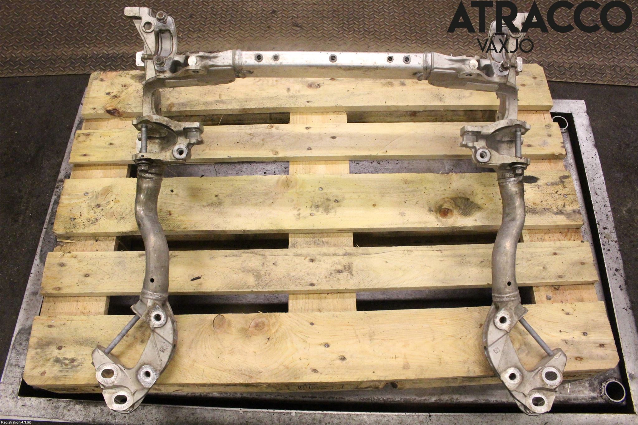 Audi Q7/SQ7 Framvagnsbalk