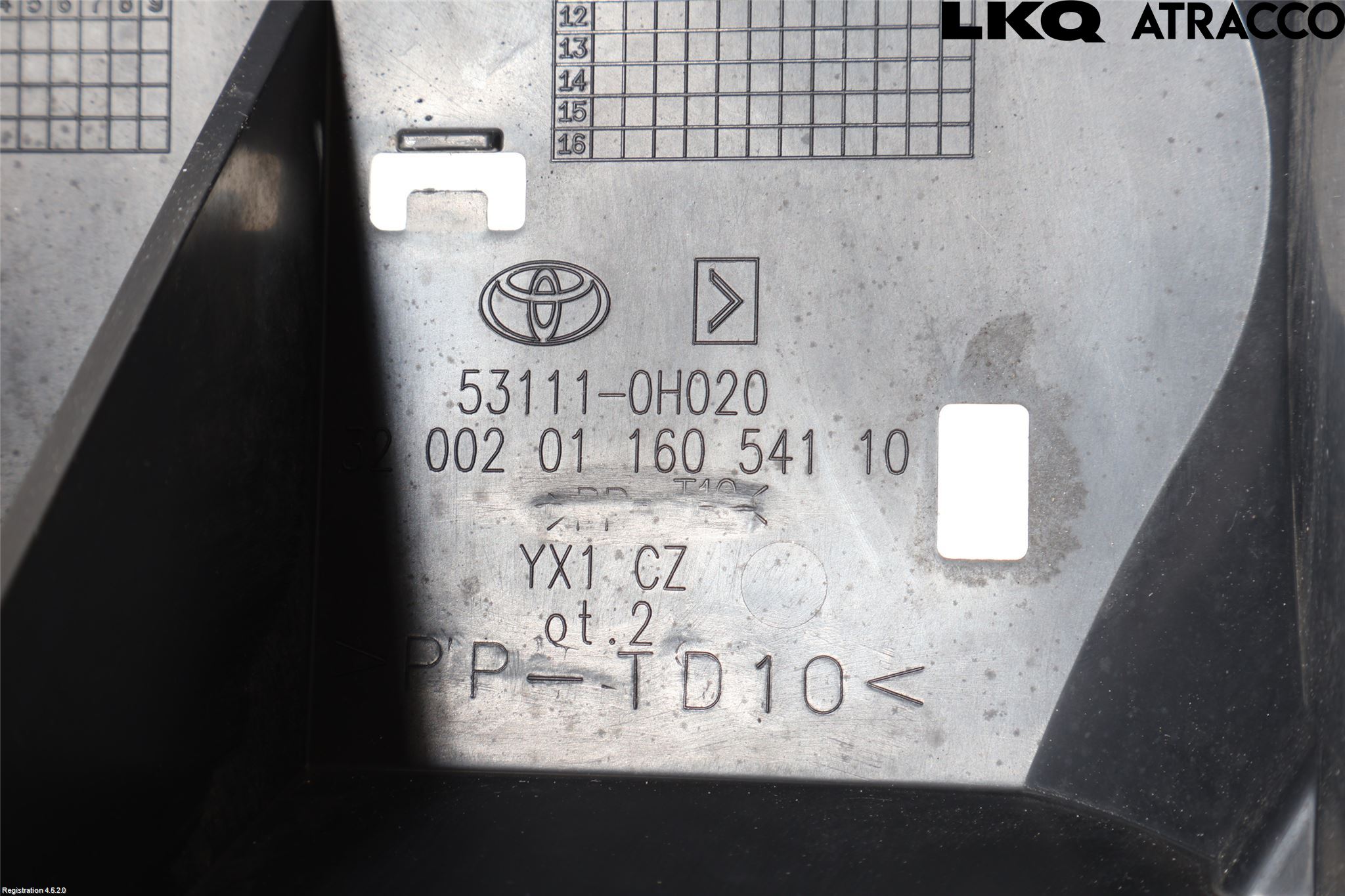 Toyota AYGO 06-14 Grill Komp