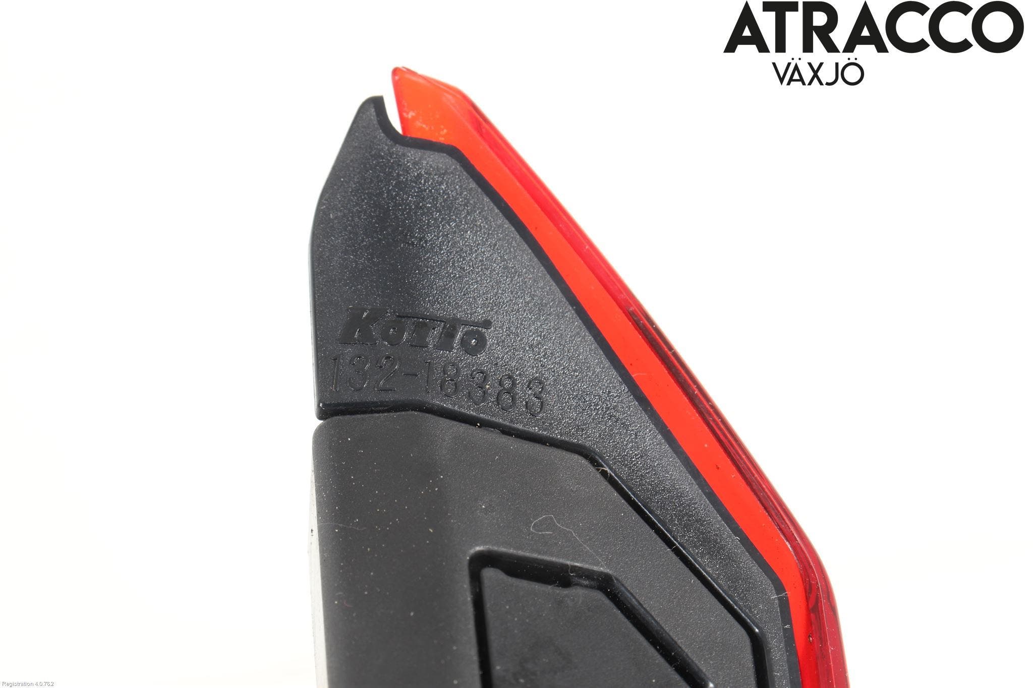 Mazda 2 (DJ) 15-22 Bakljus Lucka Vä