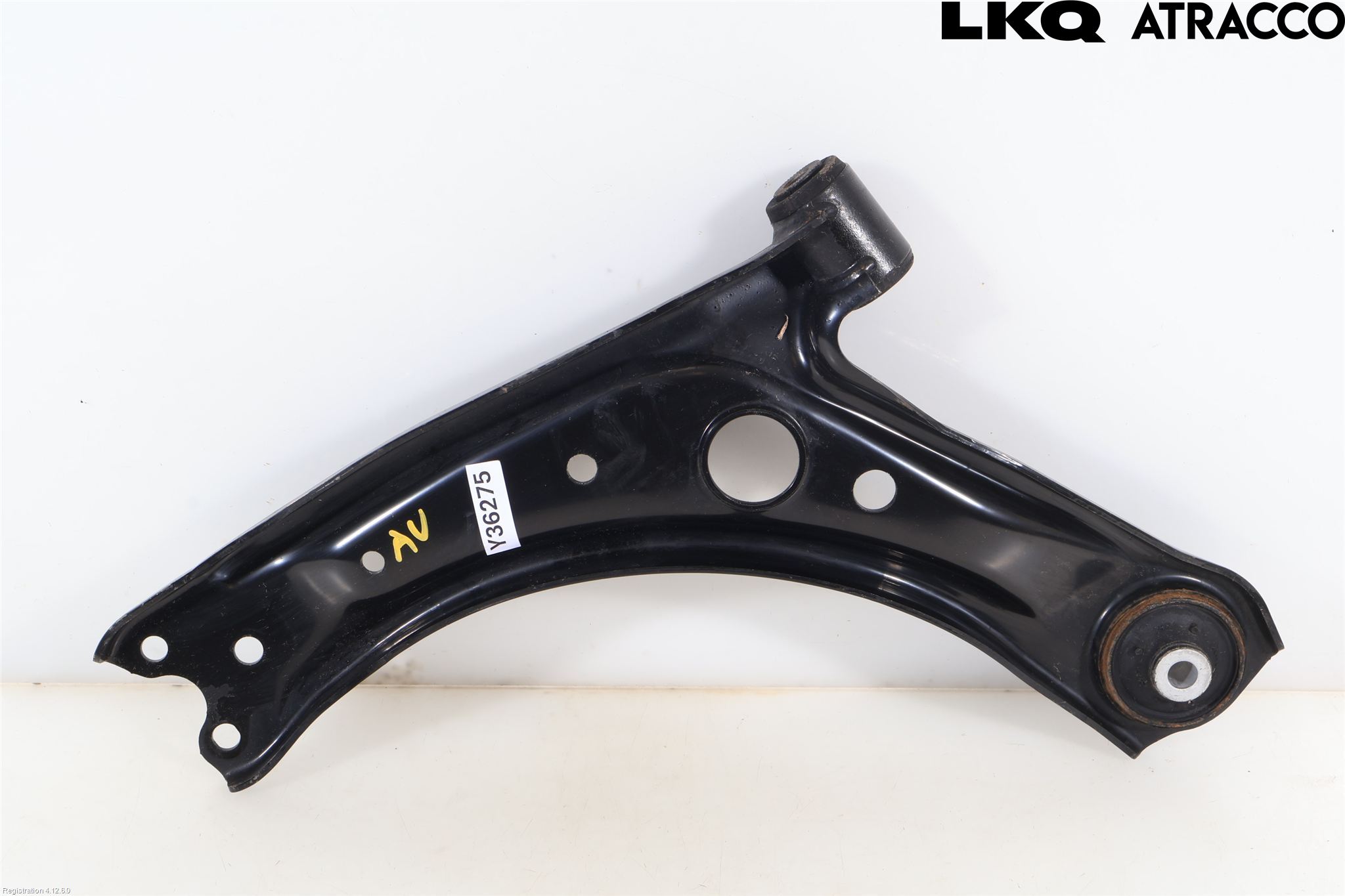 Lexus LBX 24- Bärarm Fram Undre Hö
