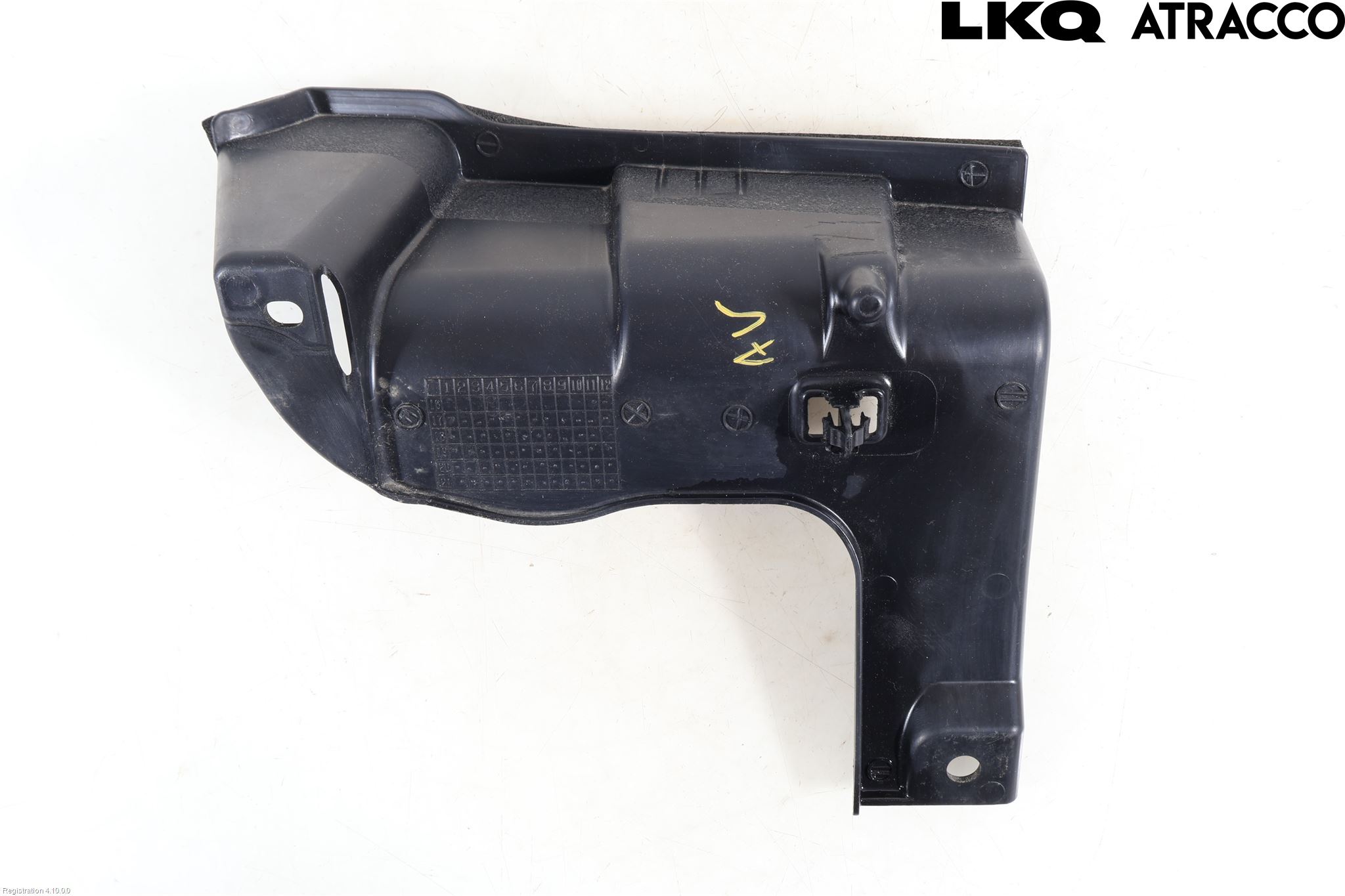 Suzuki SWIFT 17-24 Hasplåt Plåt-Plast